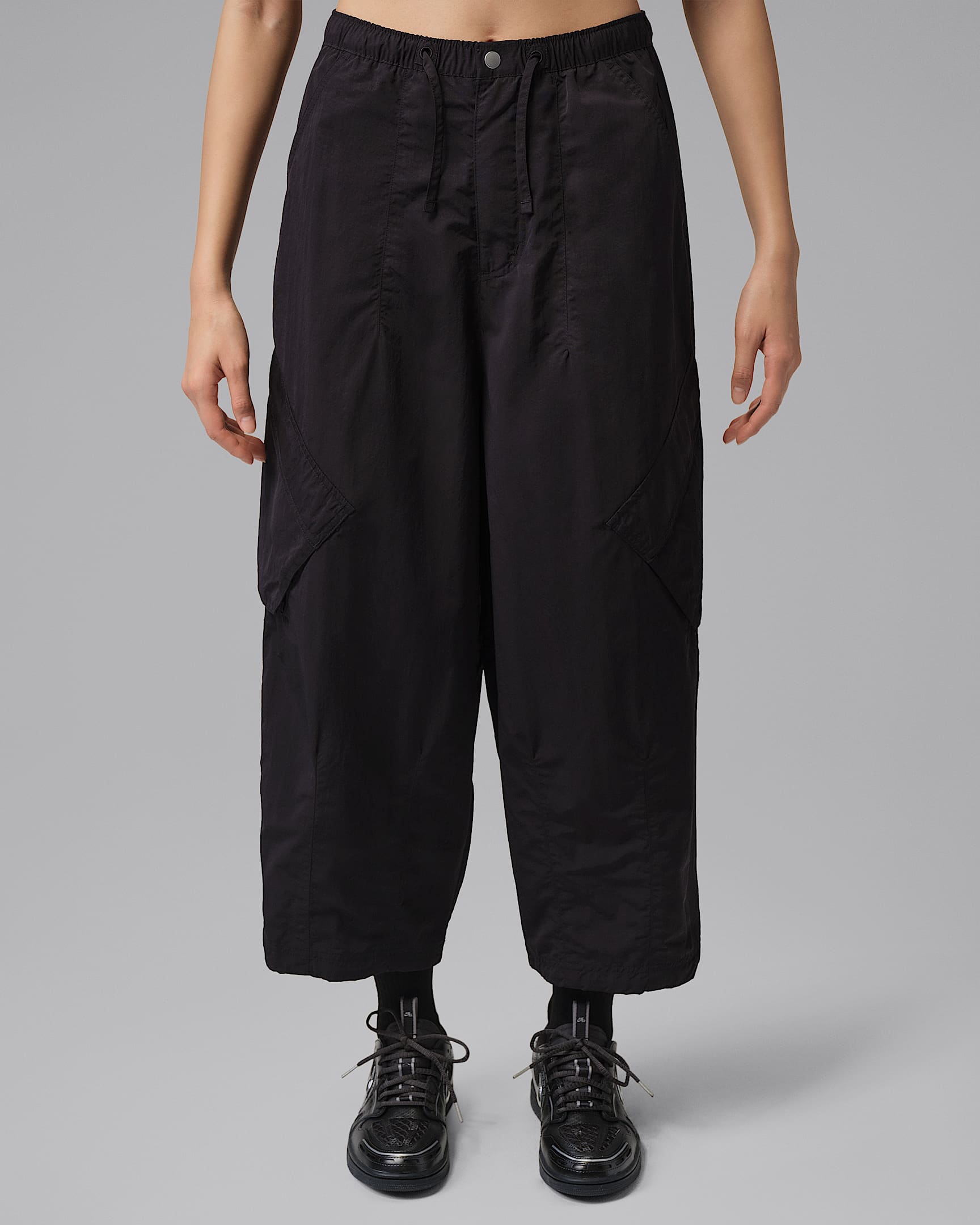 Jordan Flight Chicago 女子拒水降落伞九分裤 - 黑/黑