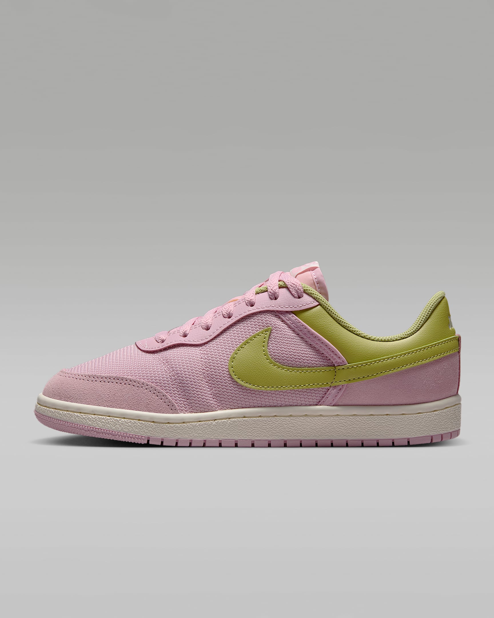 Air Jordan Skyline Low 女子运动鞋 - 胭脂红/帆白/草坪绿