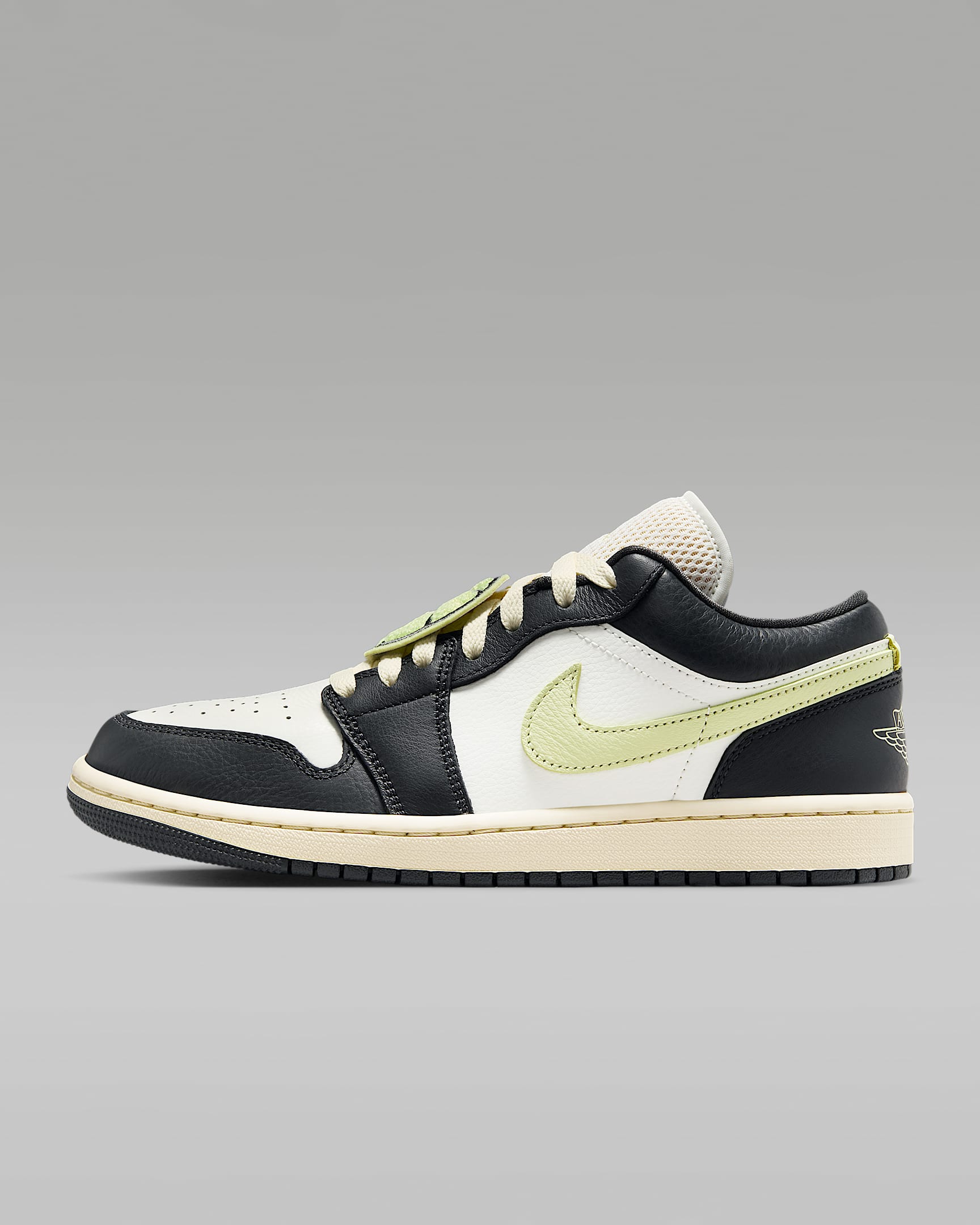 Air Jordan 1 Low SE 女子运动鞋 - 煤黑/帆白/明亮绿