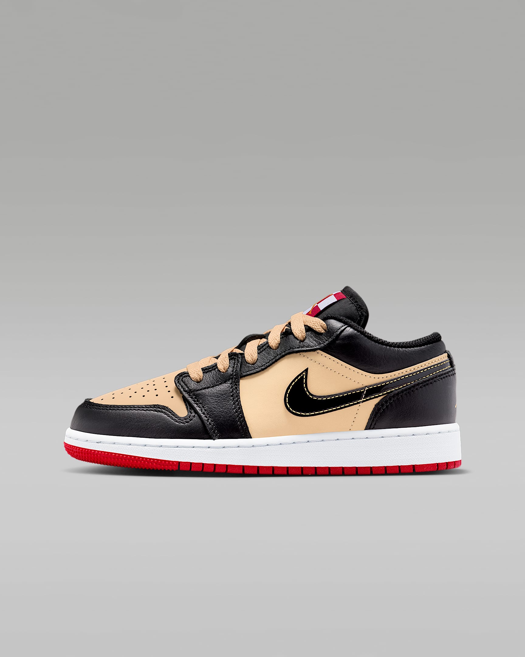 Air Jordan 1 Low SE 大童运动鞋 - 芝麻棕/火焰红/白色/黑