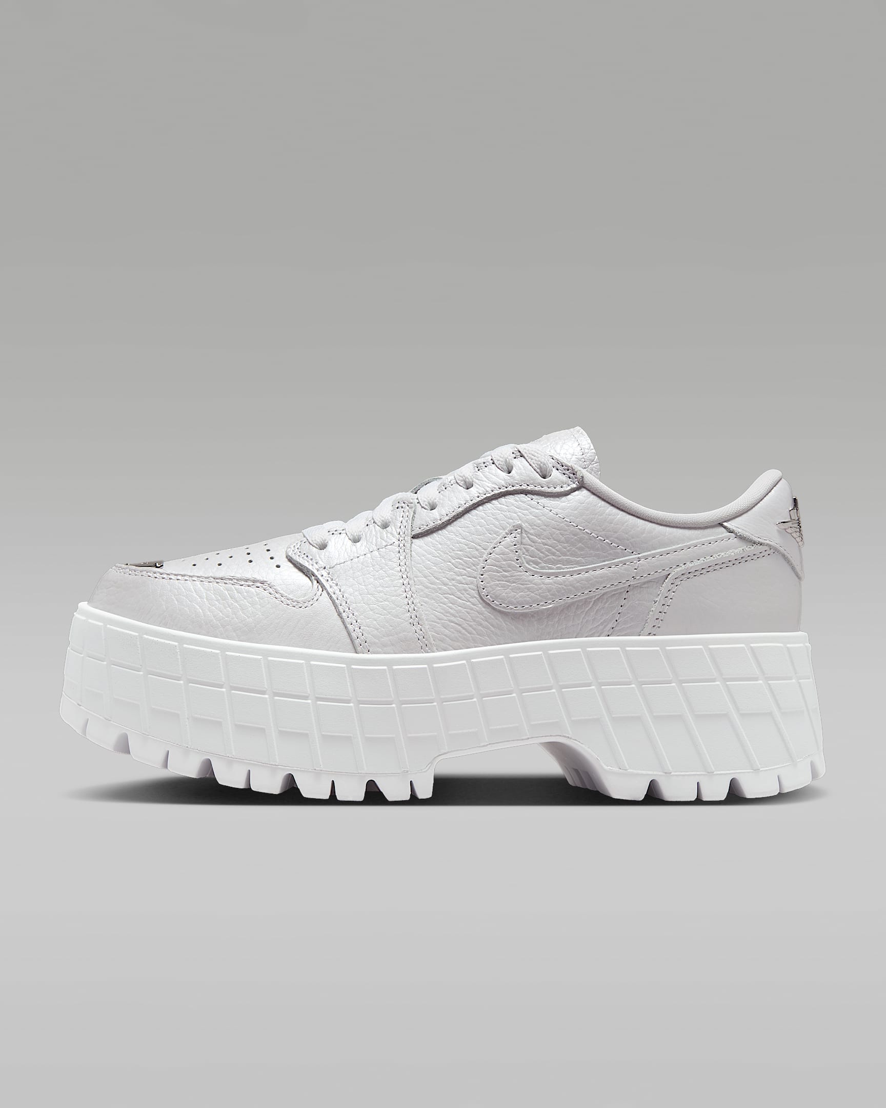 Air Jordan 1 Brooklyn Low Jordan 小钢镚女子运动鞋 - 白色/金属银