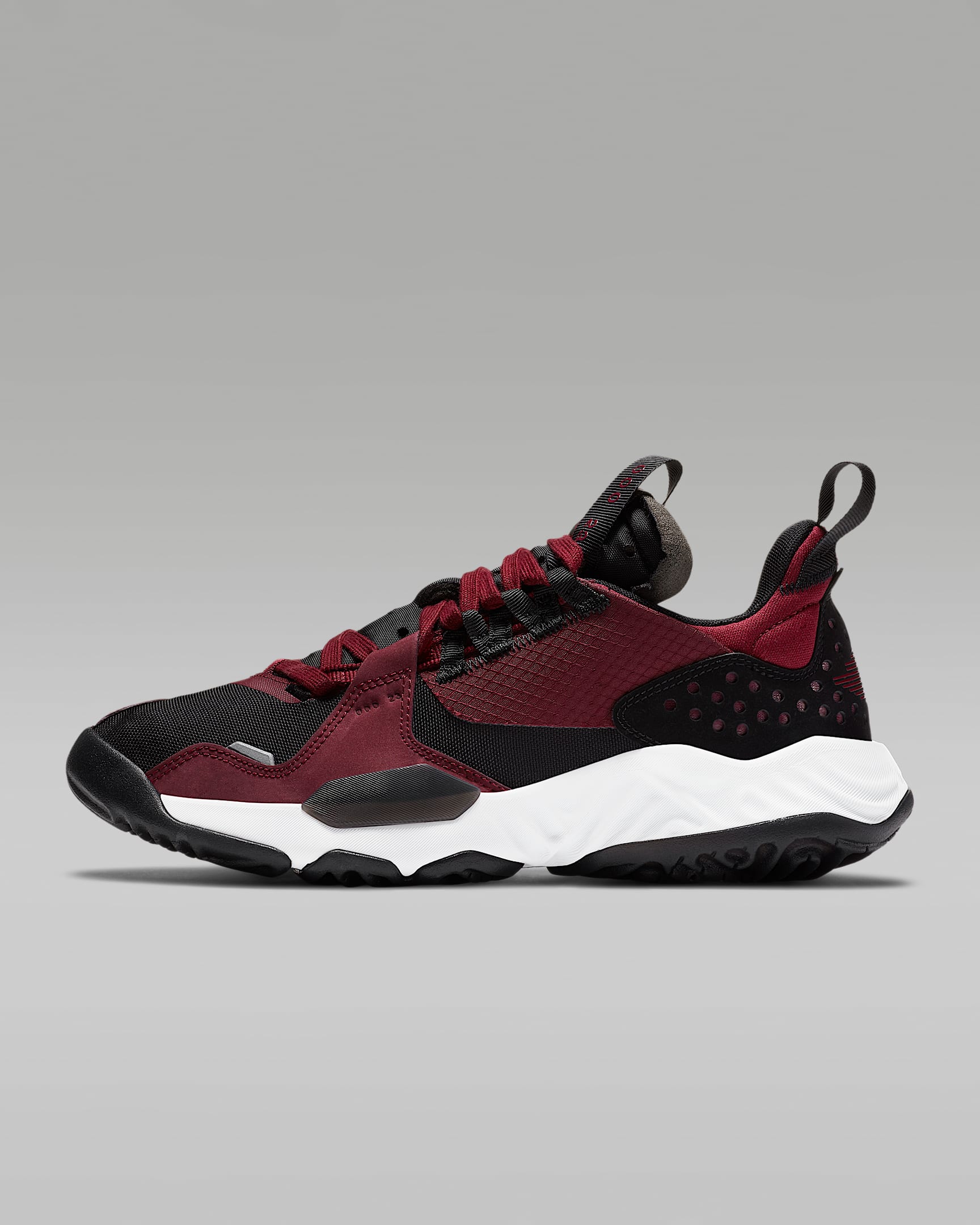 Jordan Delta 女子运动鞋 - 黑/白色/暗甜菜根色