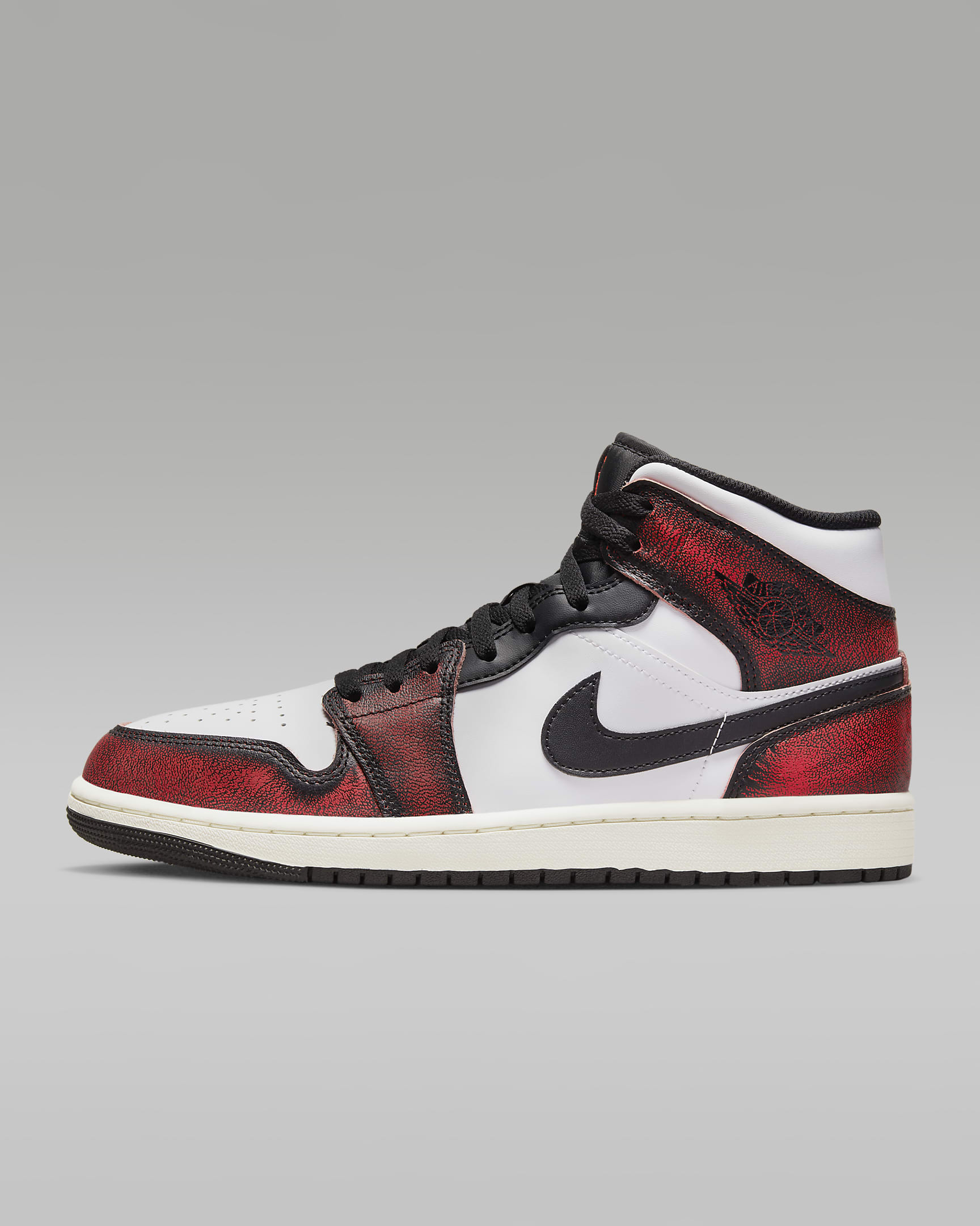 Air Jordan 1 Mid SE 男子运动鞋 - 黑/白色/帆白/红外线红 23