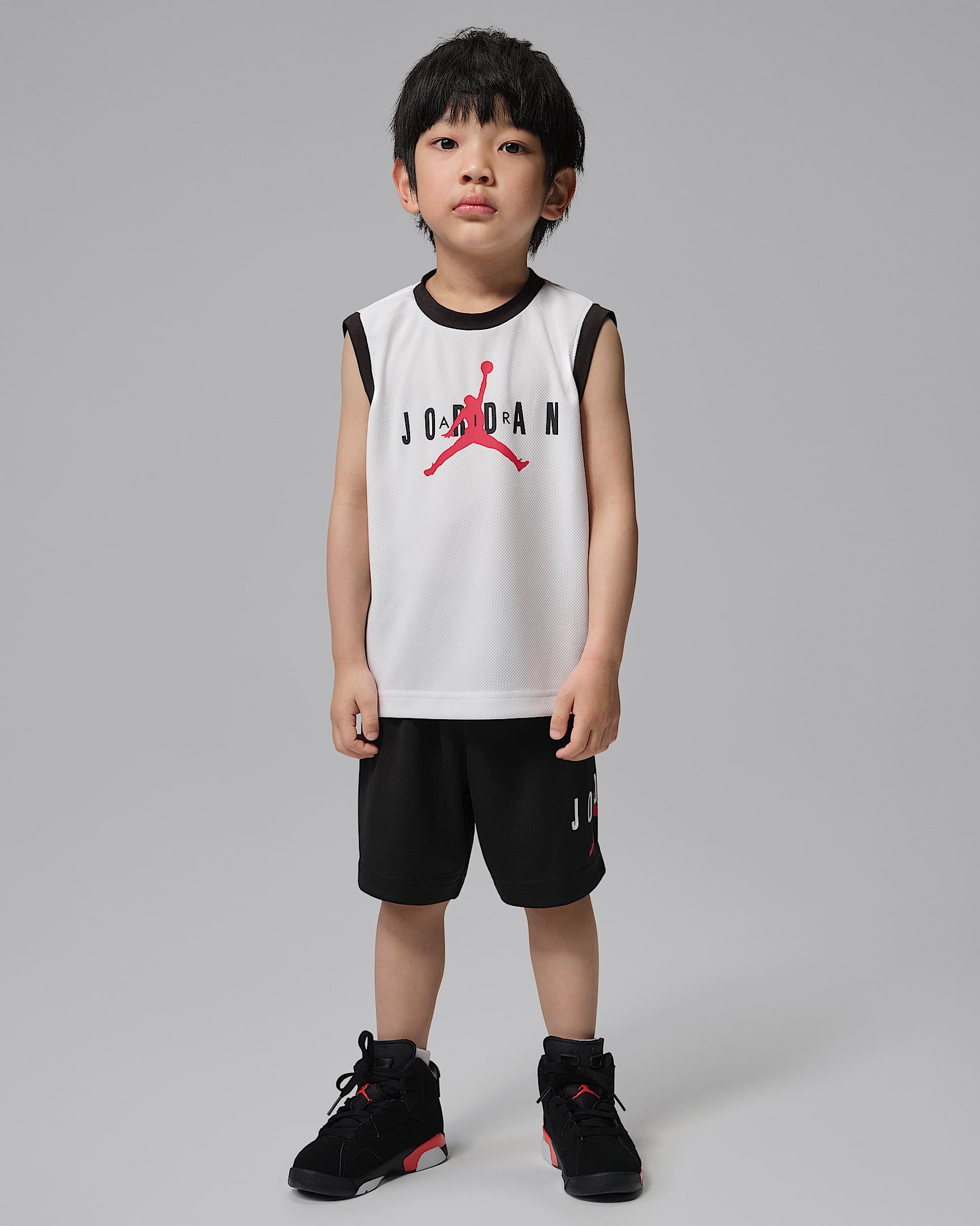 Jordan 婴童速干球衣和短裤套装 - 白色