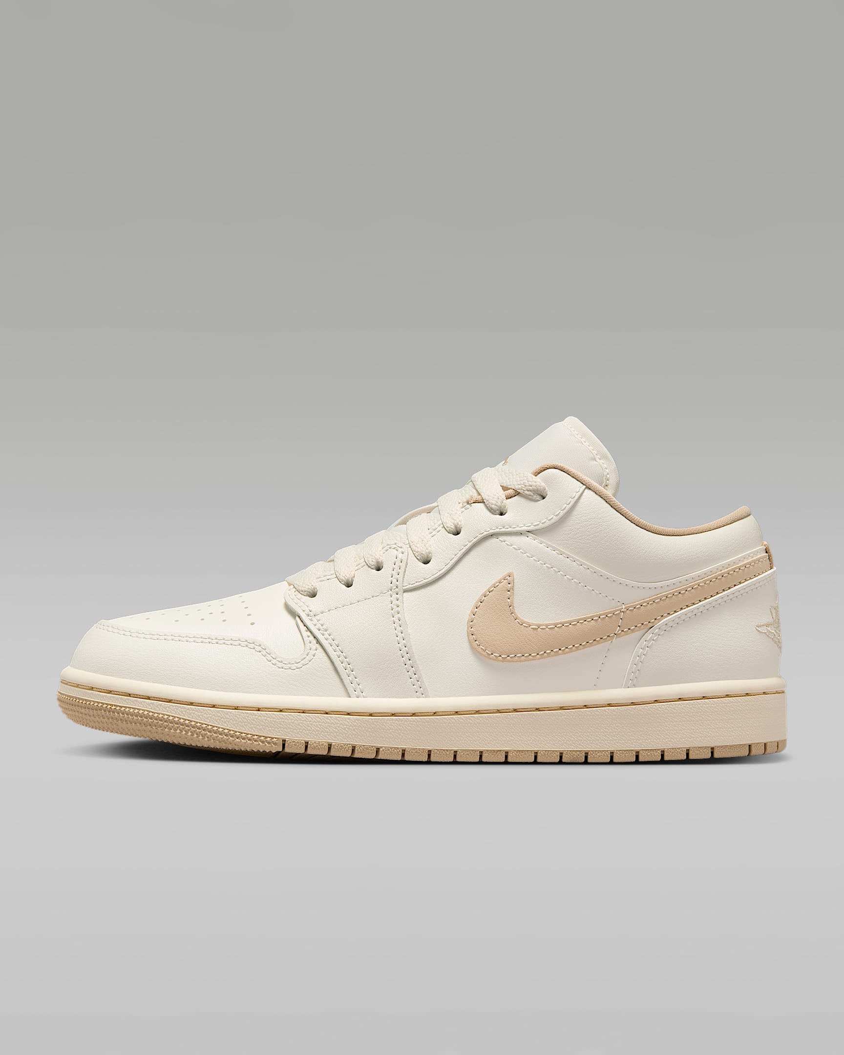 Air Jordan 1 Low 女子复古运动鞋刺绣板鞋 - 帆白/淡象牙白/藤黄