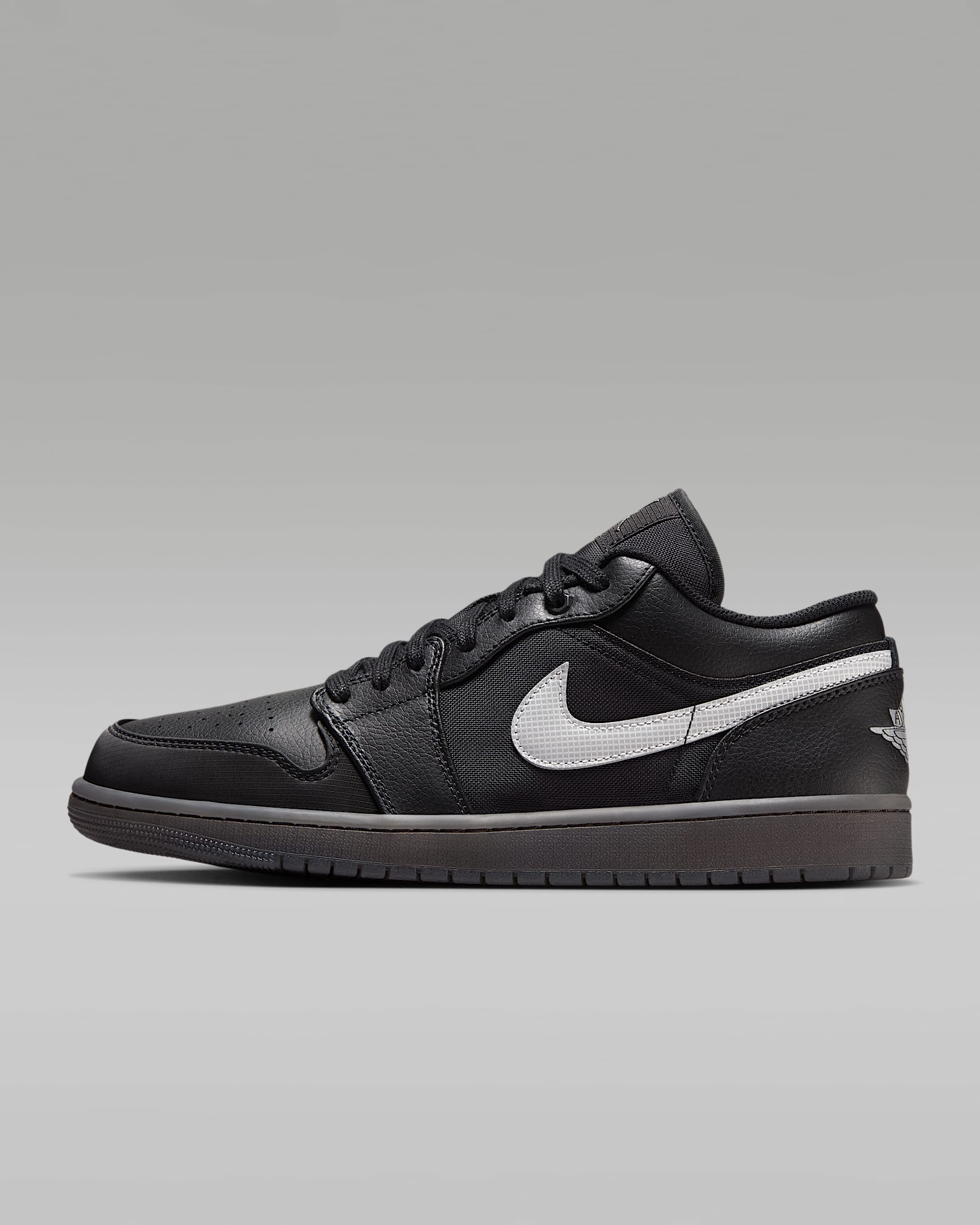 Air Jordan 1 Low SE 男子运动鞋 - 黑/黑/金属银