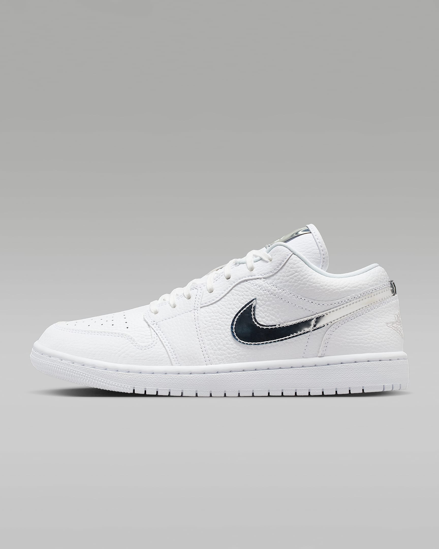 Air Jordan 1 Low SE 女子运动鞋 - 白色/白色/金属银/白色
