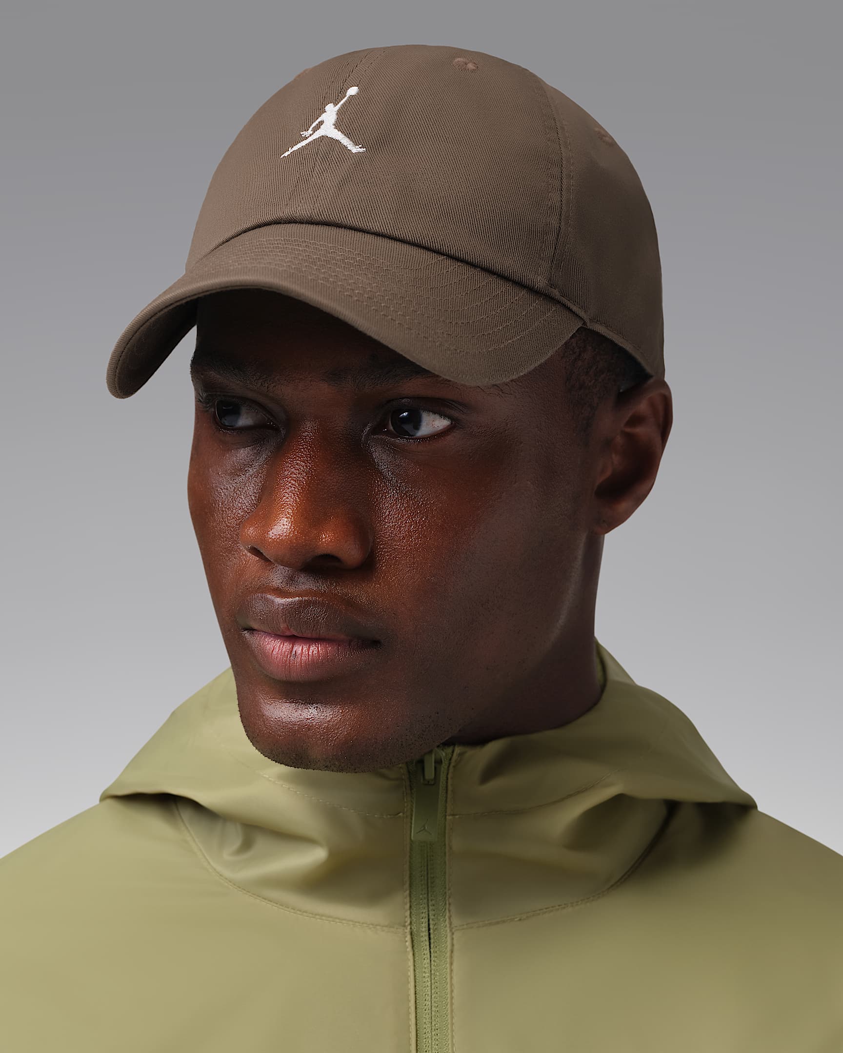 Jordan Club 软顶弧形帽檐运动帽 - 淡褐色/帆白
