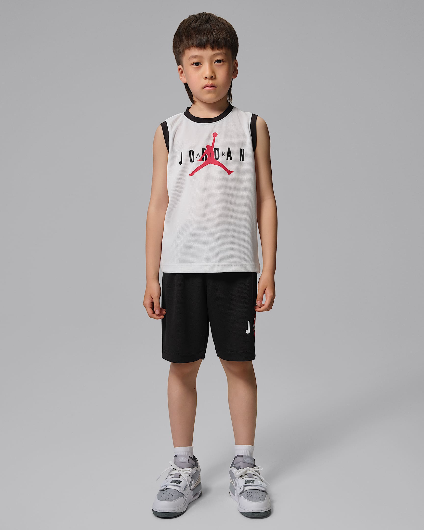 Jordan 幼童速干球衣和短裤套装 - 白色