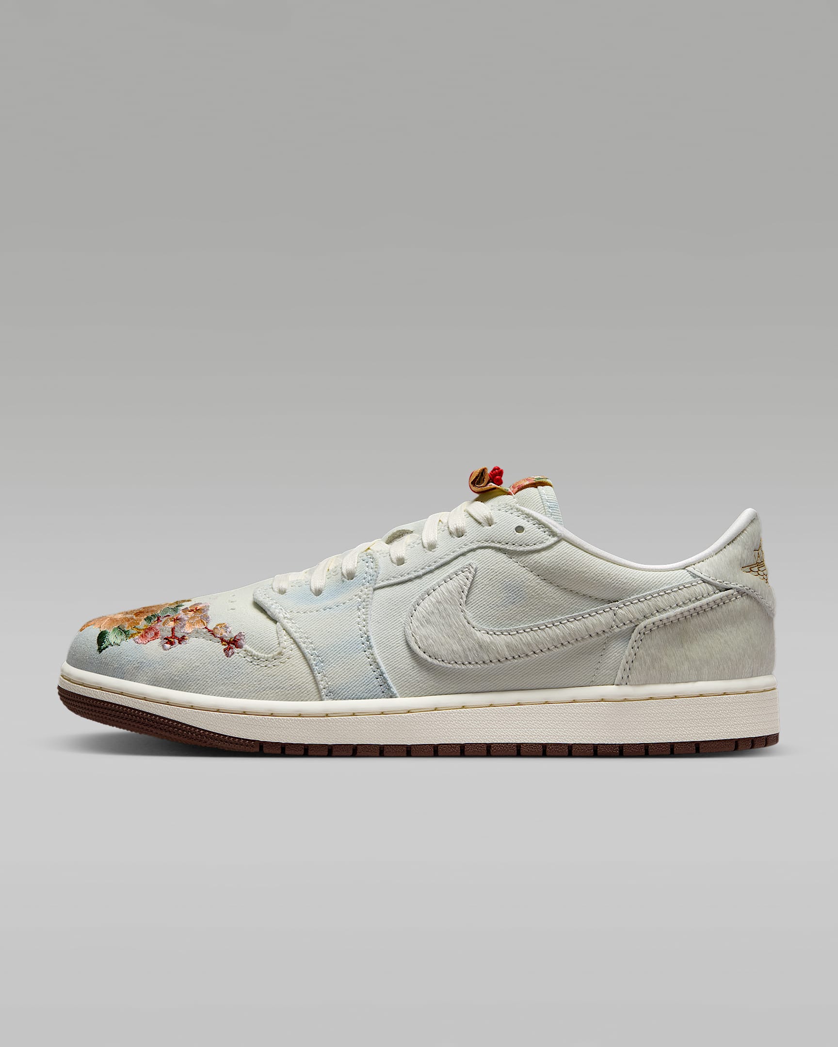 Air Jordan 1 Retro Low OG  新年系列复刻男子运动鞋 - 足球灰/帆白/浅巧克力色/帆白