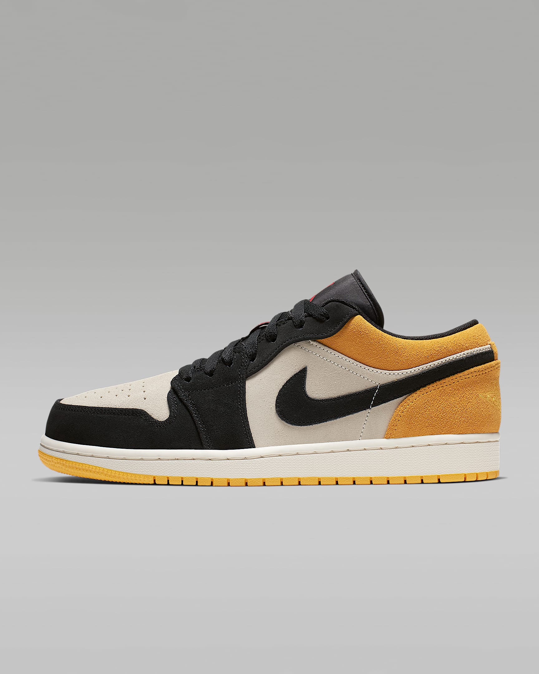 Air Jordan 1 Low 男子经典复古运动鞋 - 帆白/大学金/黑/健身红