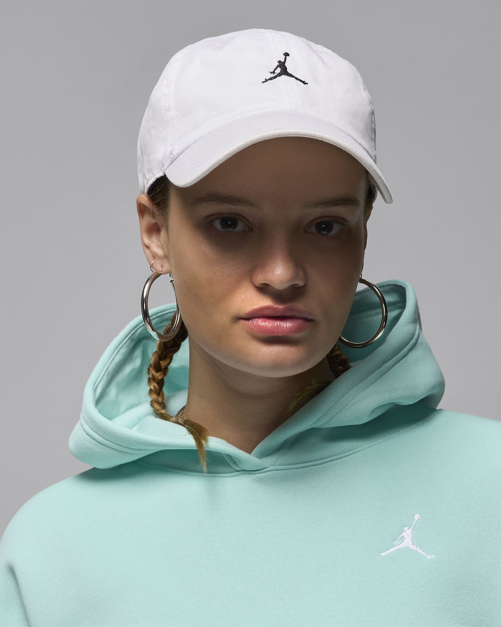Jordan Club 软顶弧形帽檐运动帽 - 白色/黑