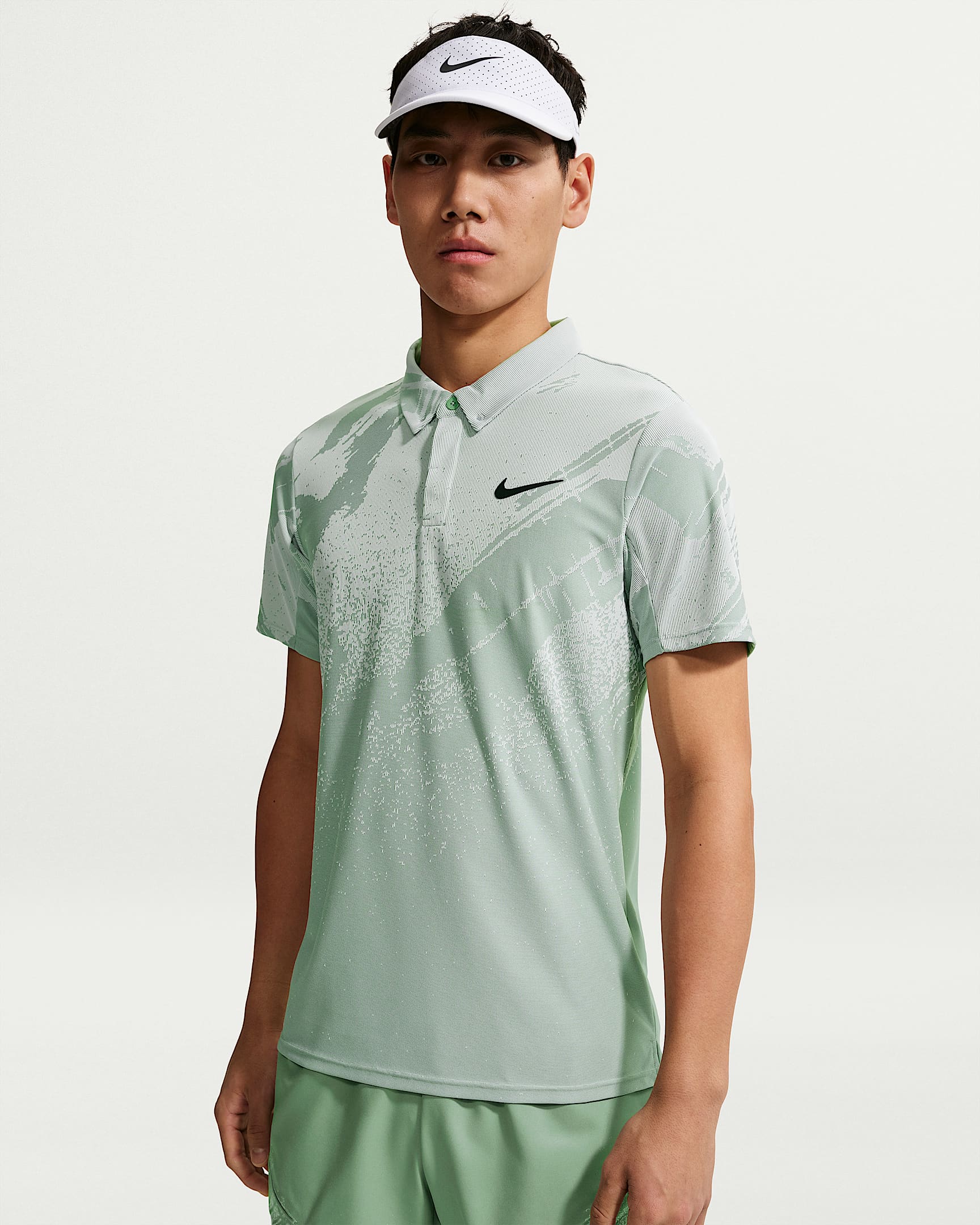 NikeCourt Slam Dri-FIT ADV 扬尼克·辛纳同款男子速干网球翻领T恤 - 温和灰绿/微绿/黑