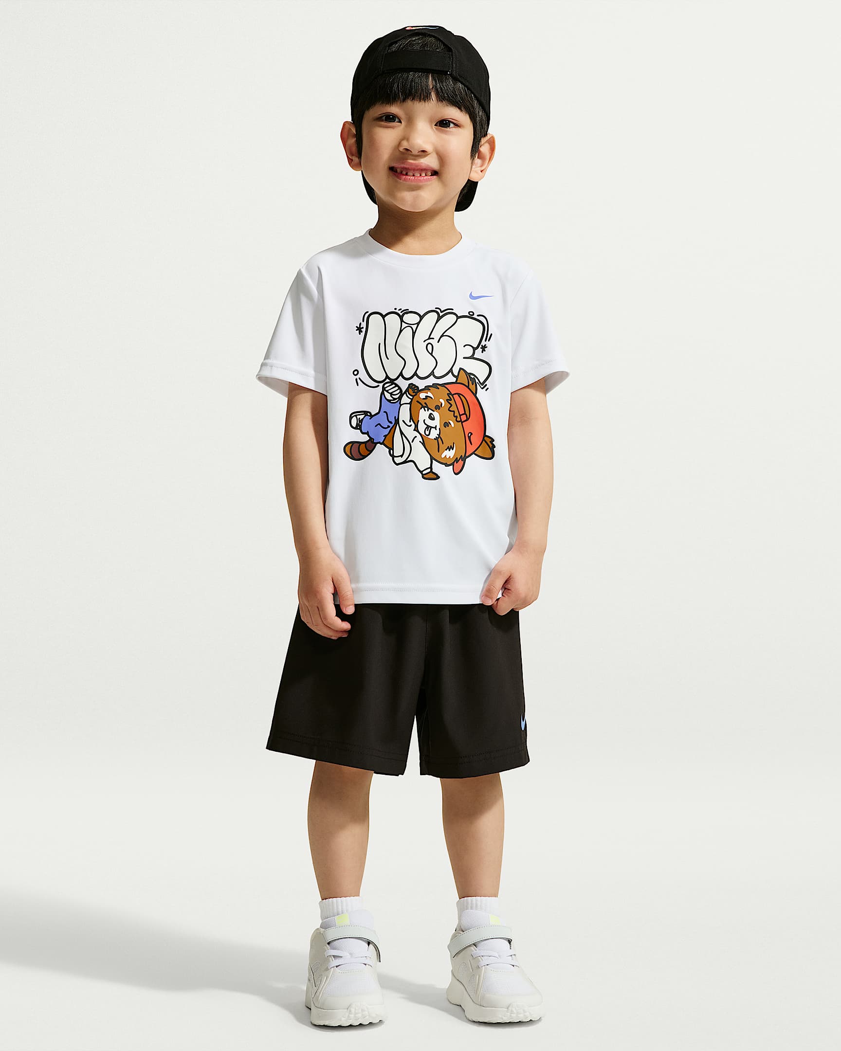 Nike Red Panda 婴童凉感速干短袖T恤和短裤套装 - 黑