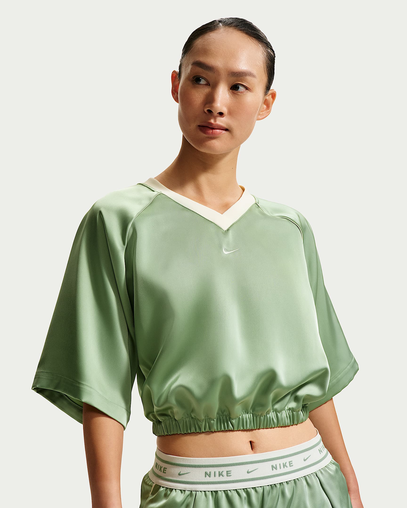 Nike Sportswear 女子 Oversize 风缎面短袖上衣 - 温和灰绿/帆白