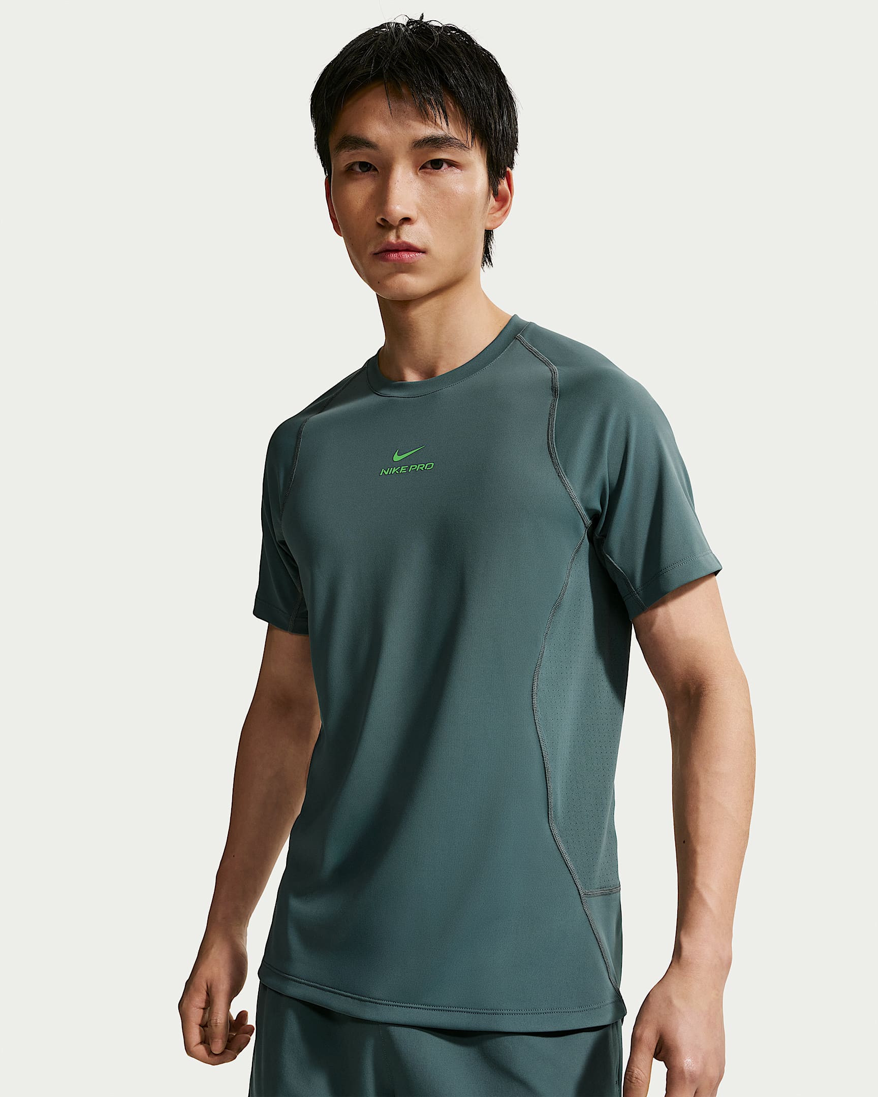 Nike Pro Training Dri-FIT 男子速干短袖训练上衣 - 矿物岩板蓝/冲击绿