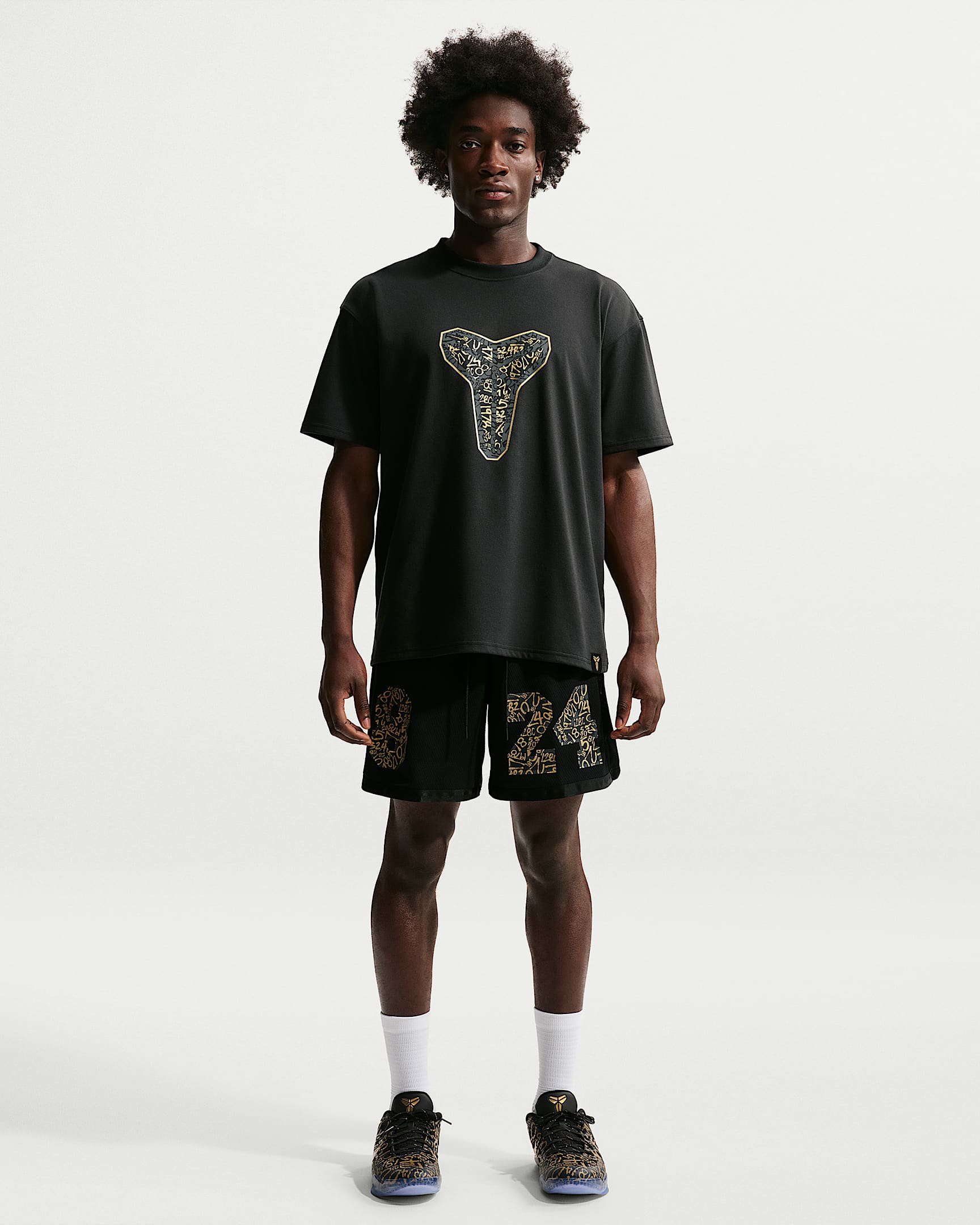 Kobe Nike 科比男子速干篮球短裤 - 黑/金属色