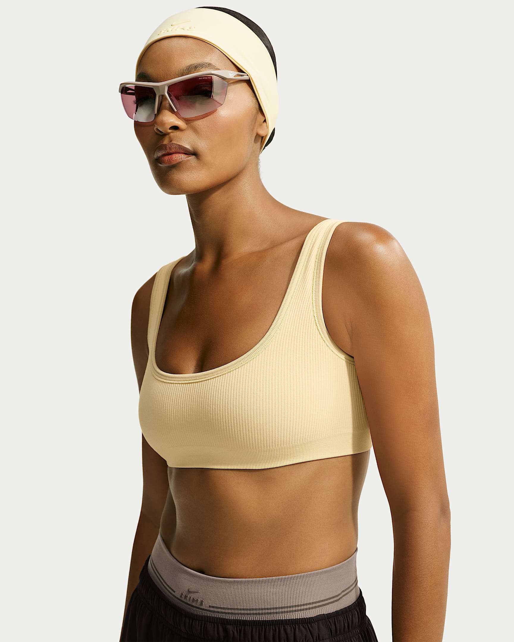 NikeSKIMS Ribbed 女子 U 领运动内衣 - 柠檬糖黄