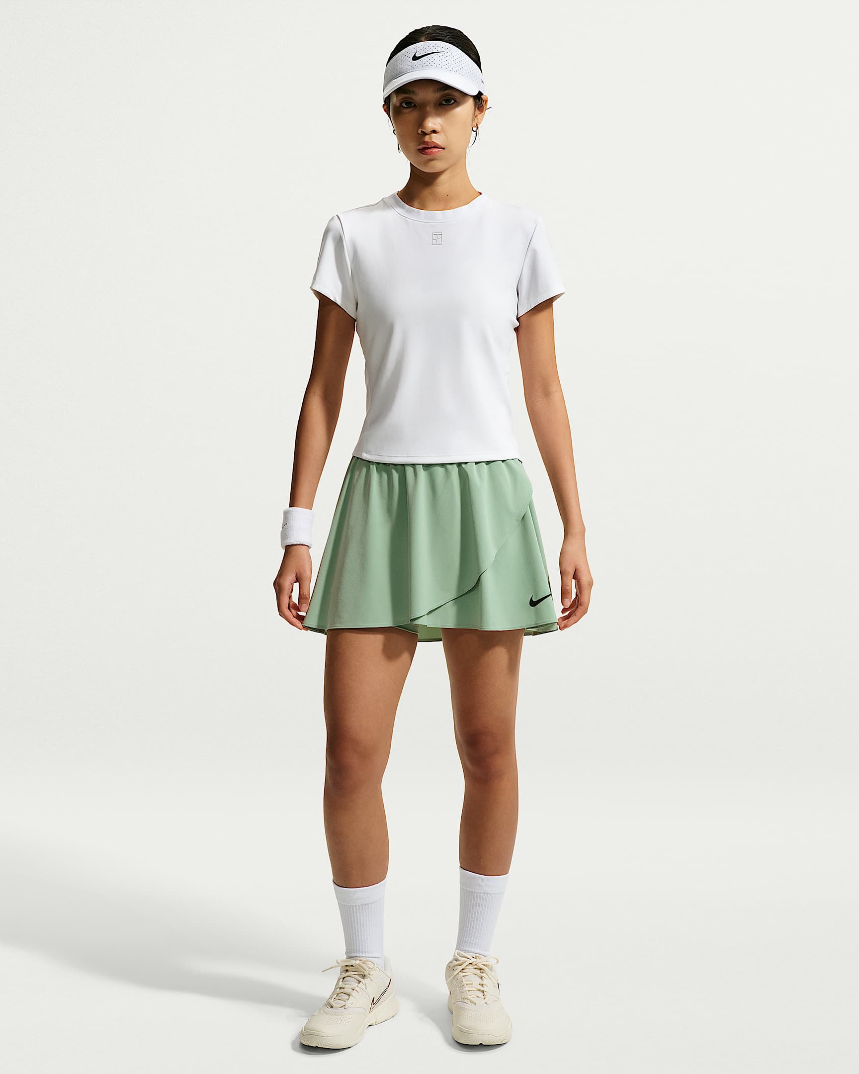 NikeCourt Slam Dri-FIT 女子速干网球半身裙 - 温和灰绿/温和灰绿/黑