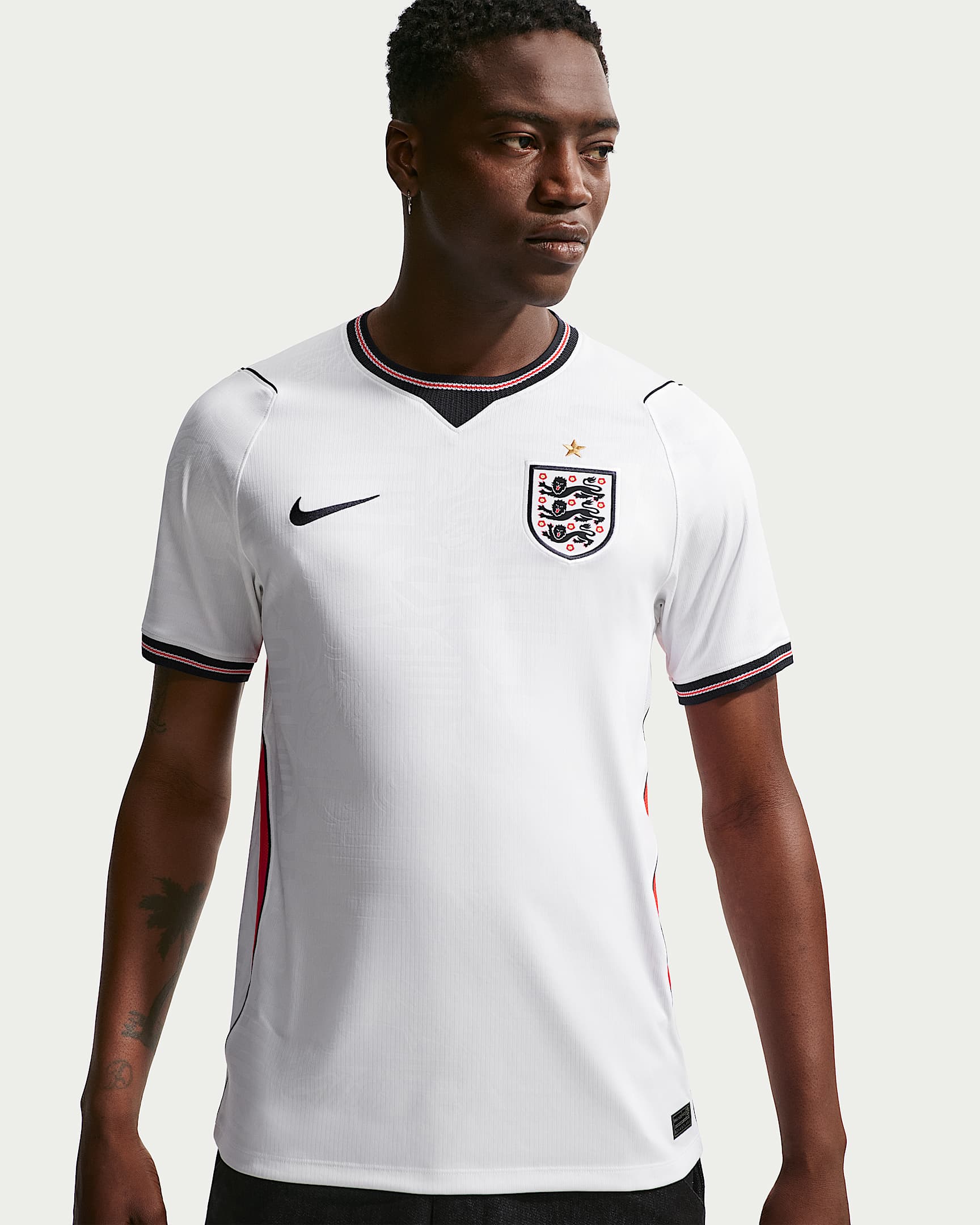 2026 赛季英格兰队主场球迷版 Nike Dri-FIT 男子速干足球球衣 - 白色/速度红/黑曜石色/黑曜石色