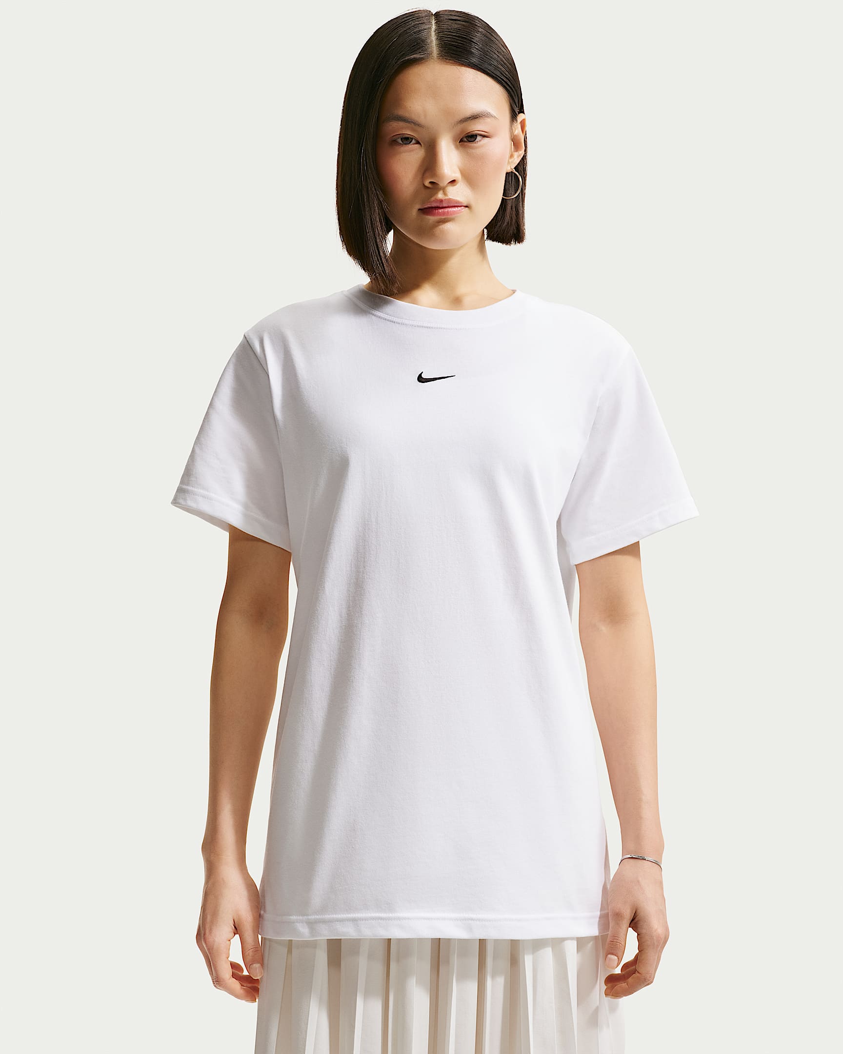 Nike Sportswear 女子 Oversize 风短袖T恤 - 白色/黑