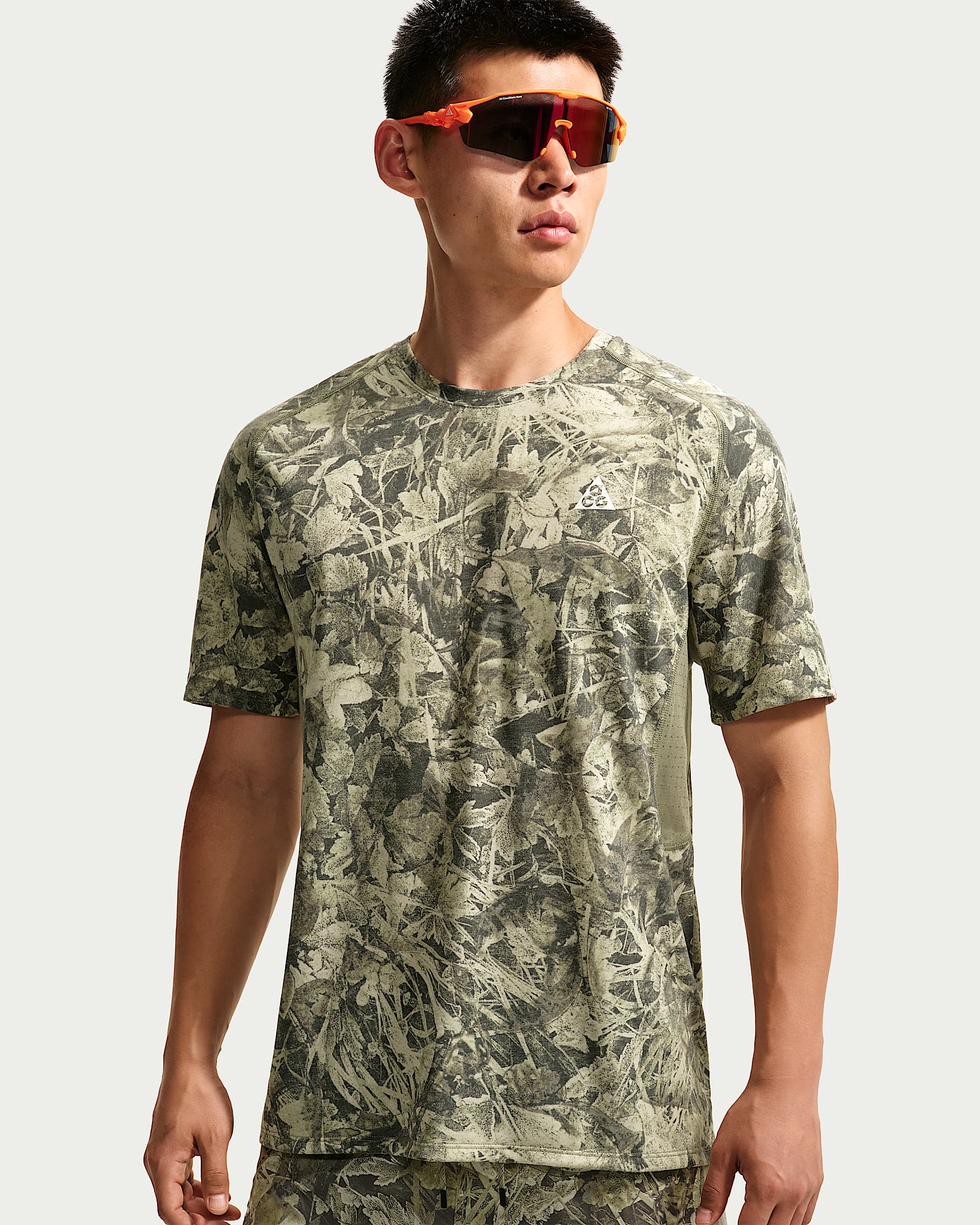 ACG "Solar Chase" Dri-FIT ADV 男子速干短袖越野跑步上衣 - 红杉绿/浅军绿/山峰白