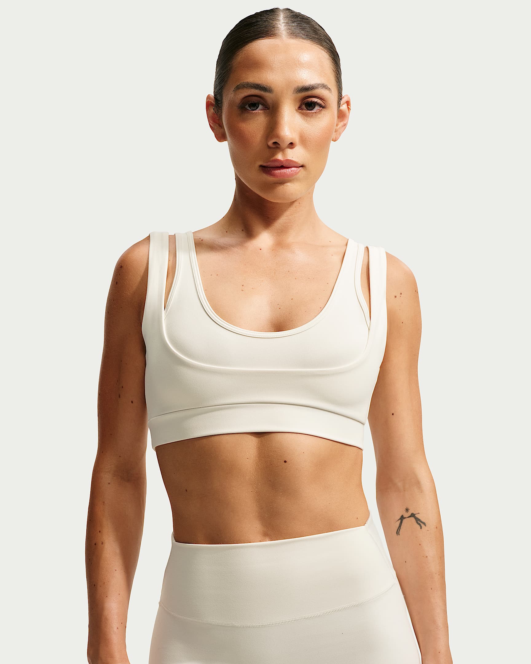 NikeSKIMS Matte 女子速干双肩带大圆领运动内衣 - NSKM Actv Ivory/NSKM Actv Ivory