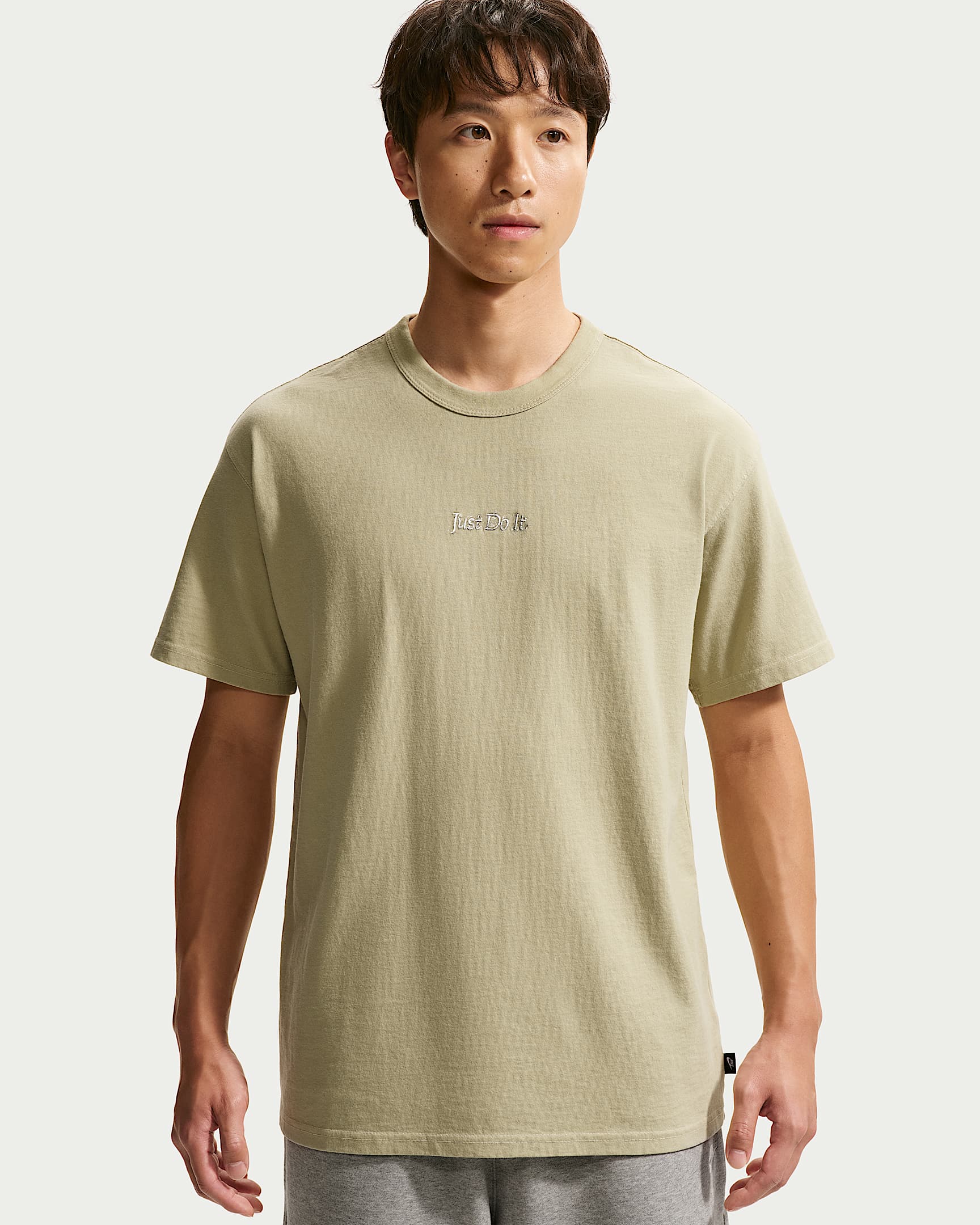 Nike Sportswear Premium Essentials 男子短袖T恤 - 沙漠卡其