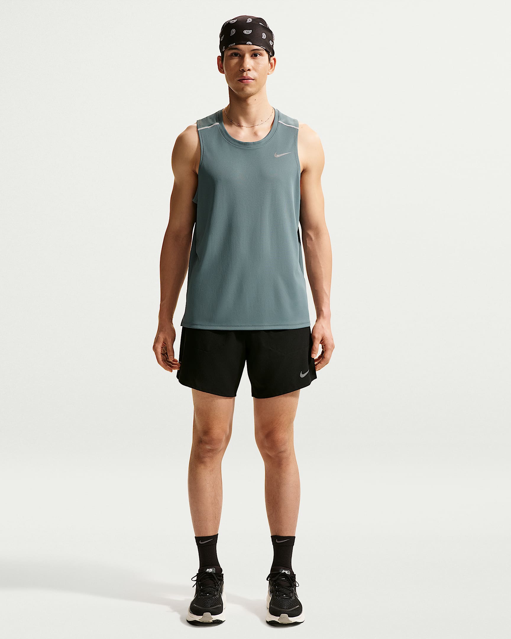Nike Stride Dri-FIT 男子速干二合一跑步短裤 - 黑