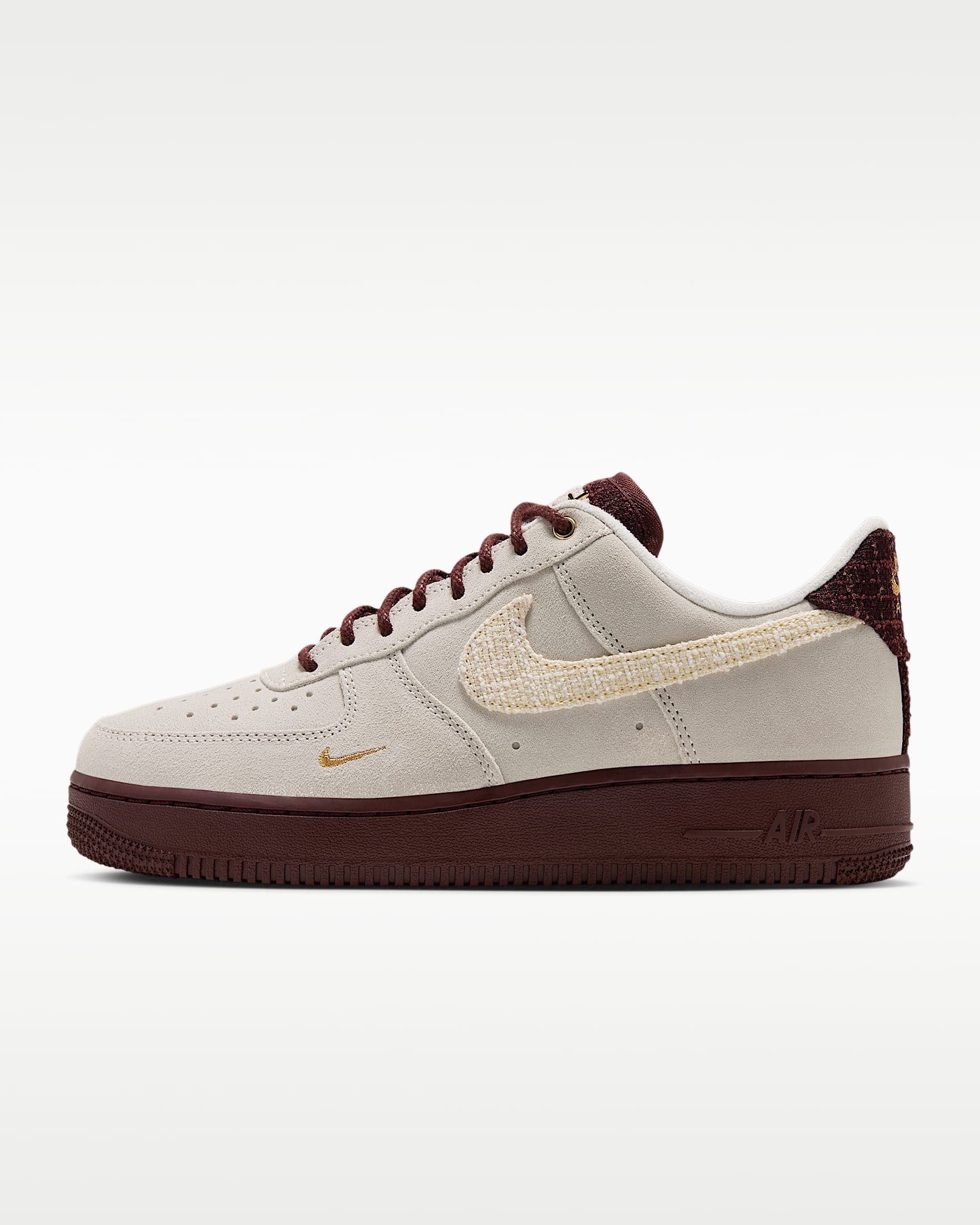 Nike Air Force 1 '07 女子空军一号运动鞋 - 帆白/神秘枣红/队红/帆白
