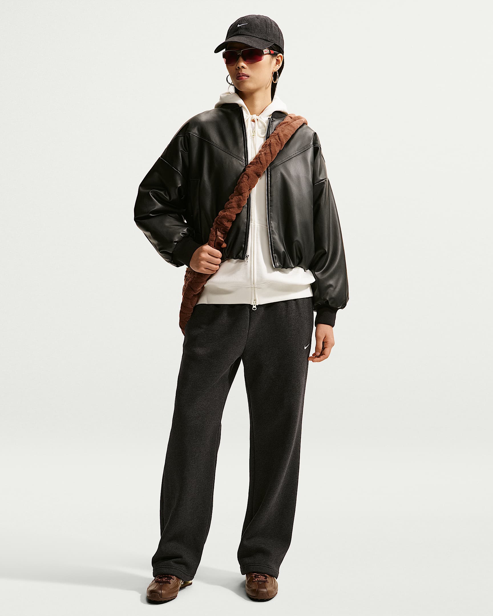 Nike Studio Fleece Medium Weight 女子中克重加绒中腰直筒长裤 - 调色黑/帆白
