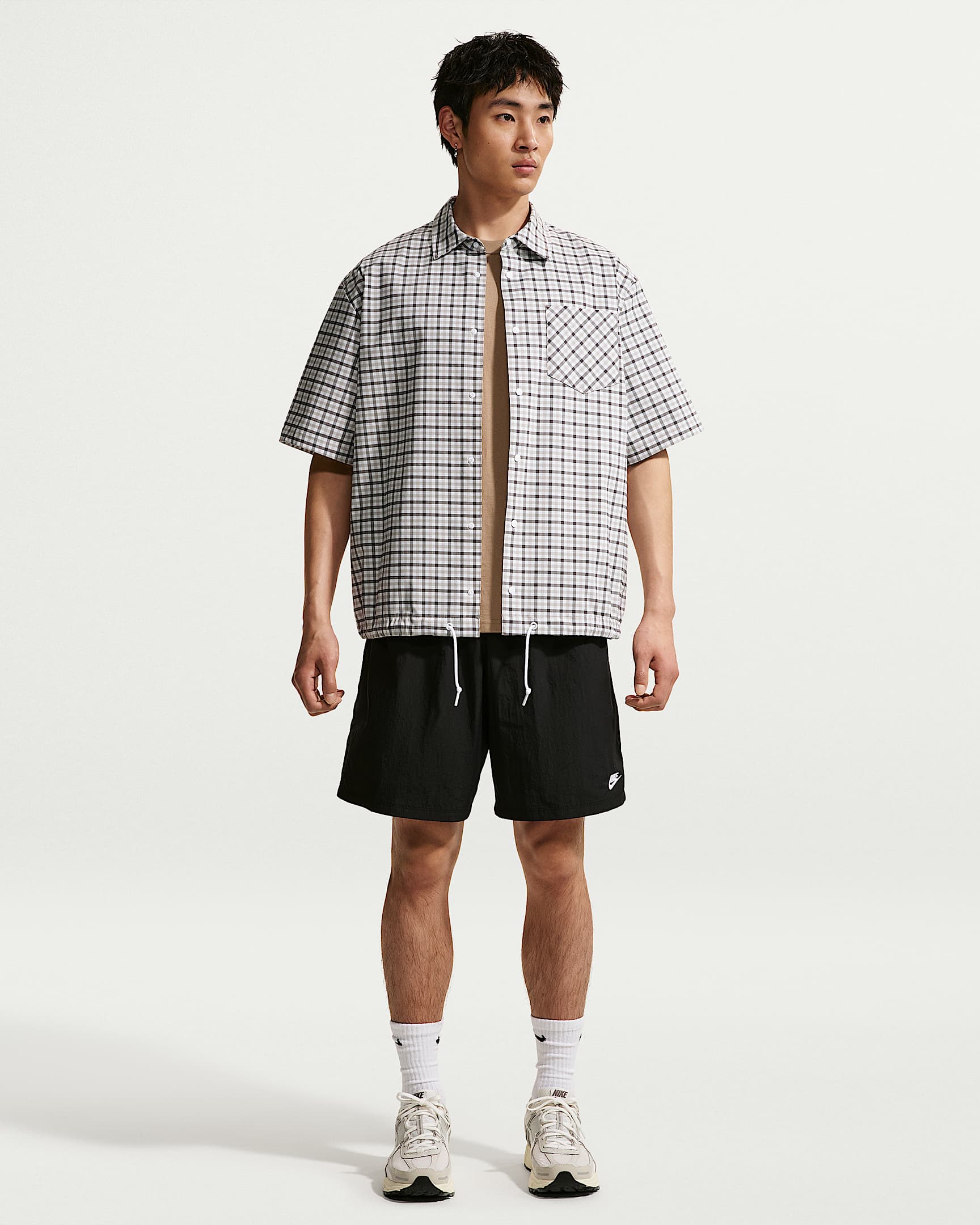 Nike Sportswear Club 男子运动短裤 - 黑/白色