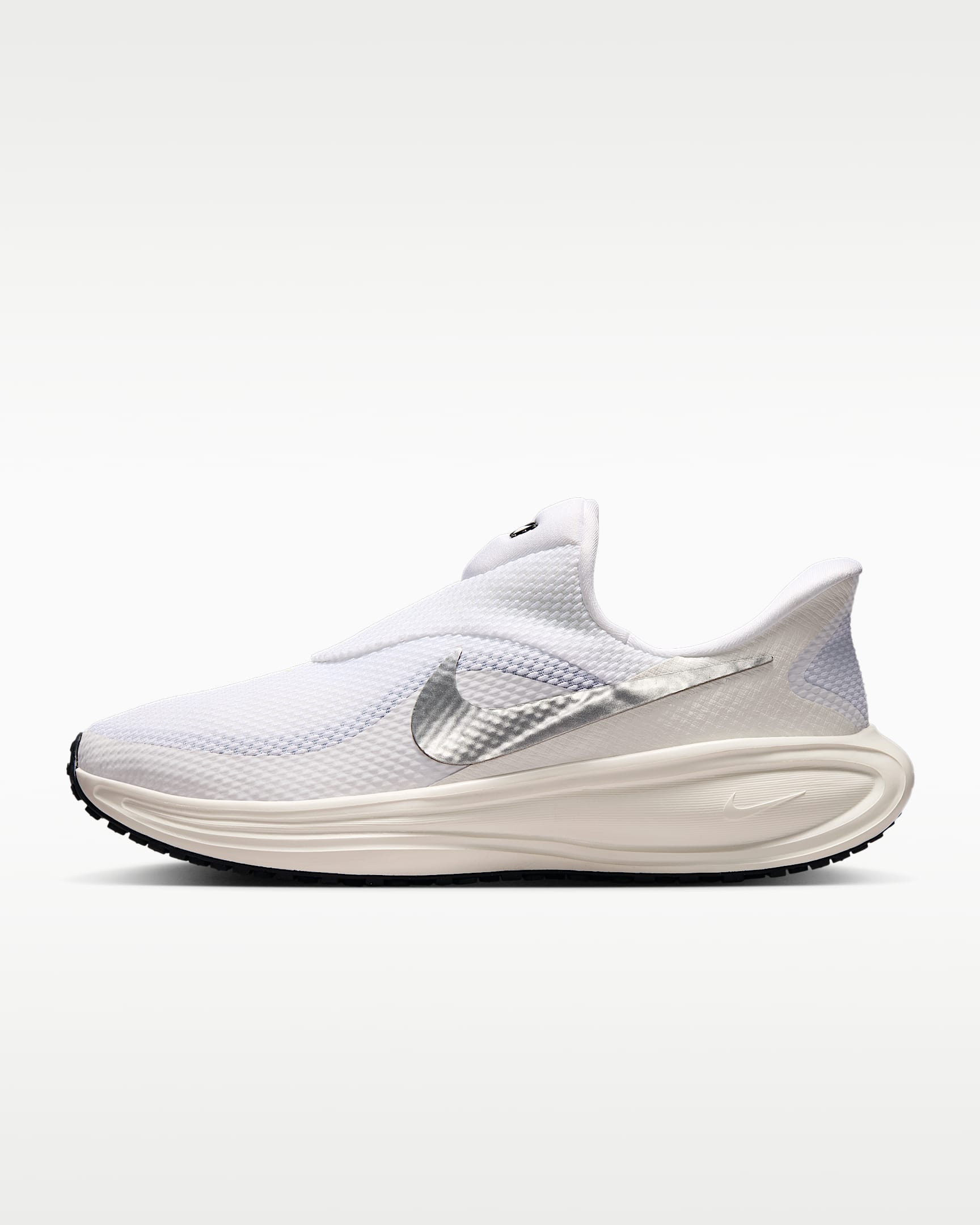 Nike Revolution 8 EasyOn 女子公路跑步鞋 - 白色/帆白/黑/金属银