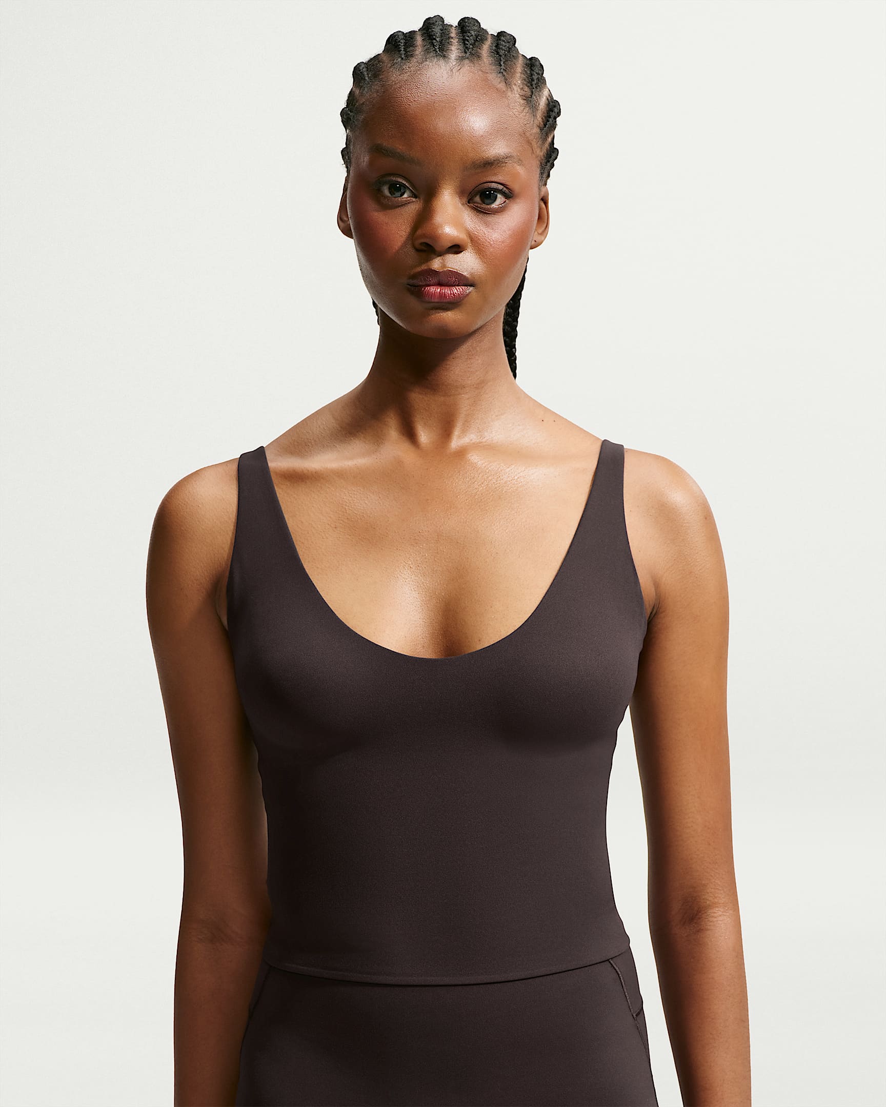 NikeSKIMS Studio Stretch 女子速干低领口背心 - NSKM Dark Roast/NSKM Dark Roast