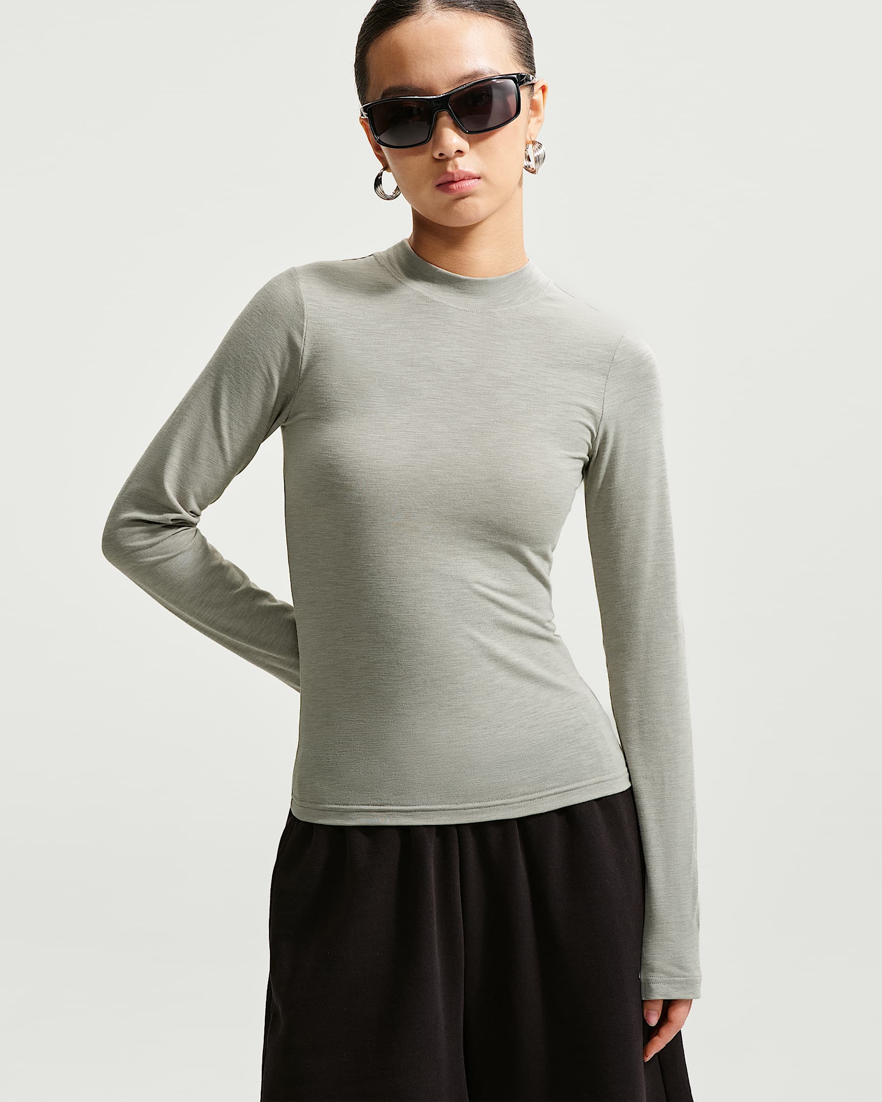 Nike Sportswear Chill Knit 女子紧身长袖上衣 - 调色暗灰/白色