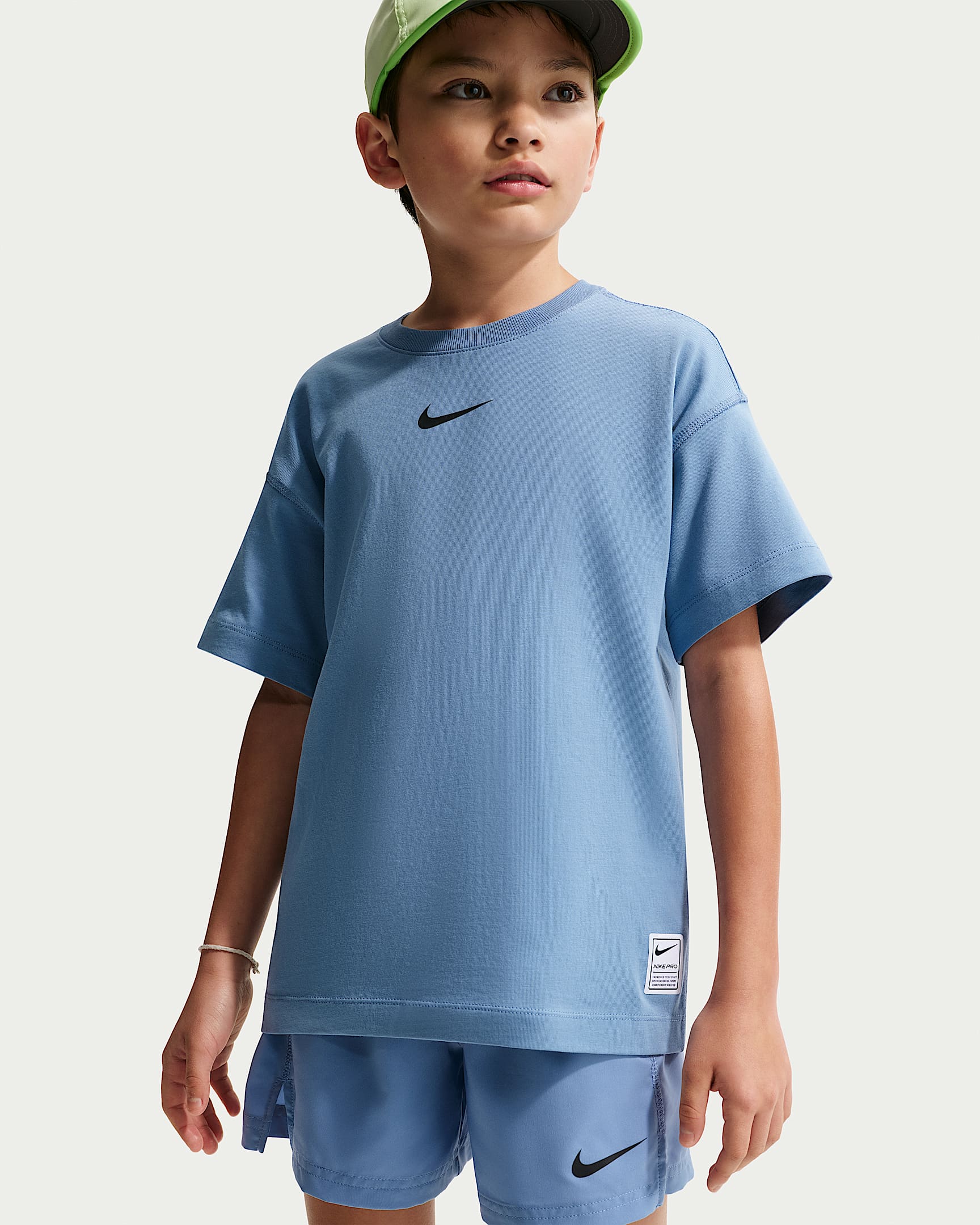 Nike Pro Dri-FIT 大童(男孩)速干短袖训练上衣 - 工作蓝/黑