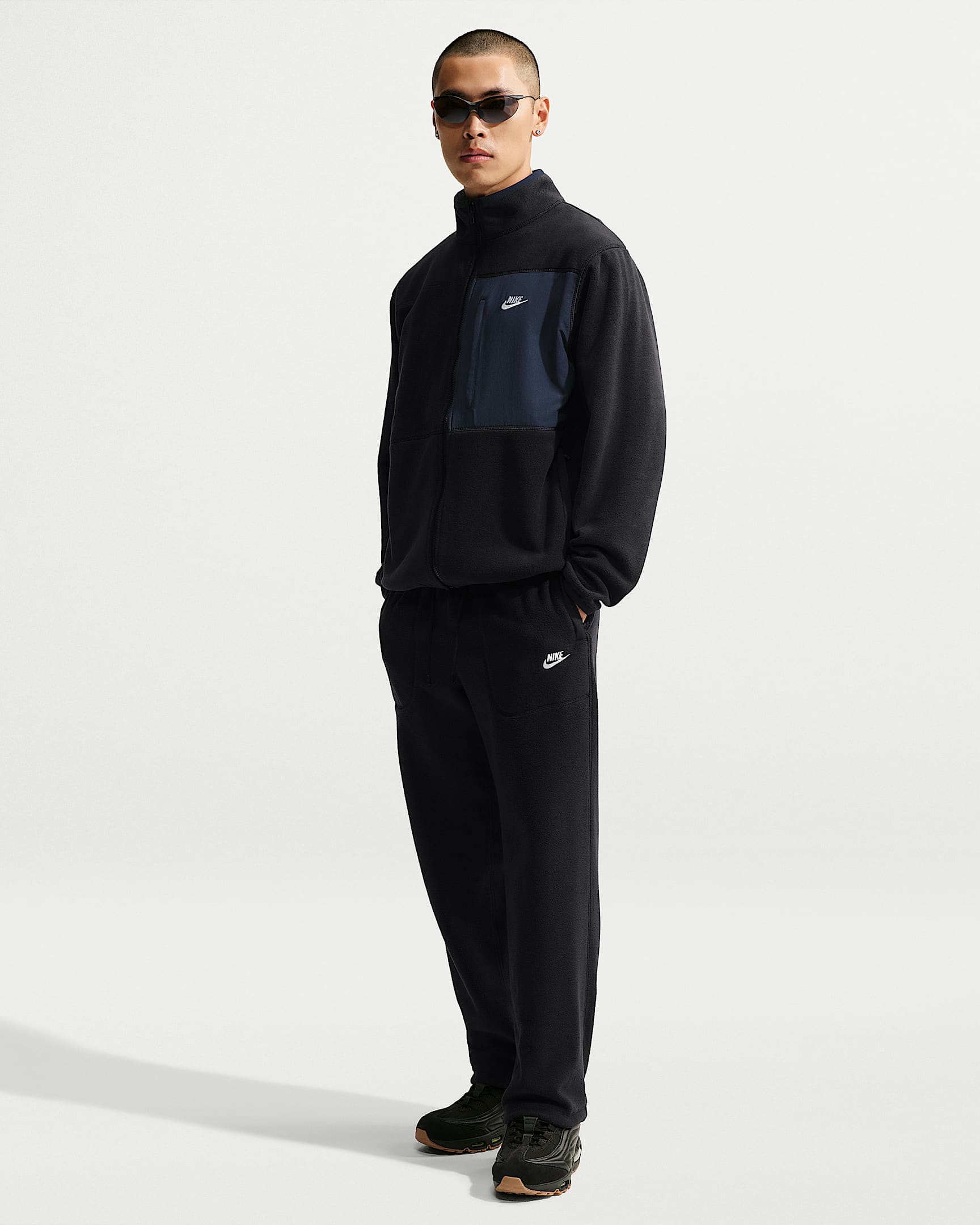 Nike Club Therma-FIT 锁热科技男子摇粒绒长裤 - 黑/黑/黑/白色