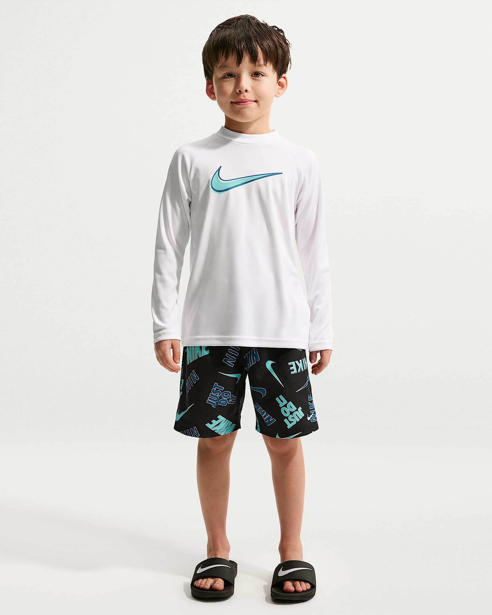 Nike Swim 幼童长袖上衣和短裤套装 - 黑/黑/尘光子色/漂白宝石绿