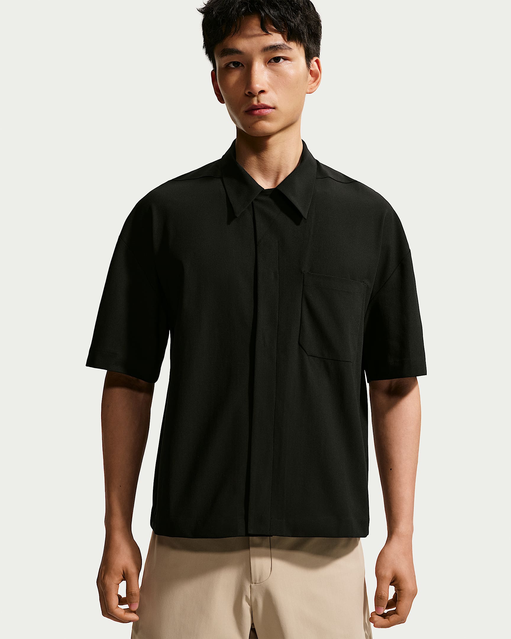 Nike 24.7 PerfectStretch Dri-FIT UV 无界弹韧男子防晒速干短袖纽扣衬衫 - 黑/黑/暗烟灰