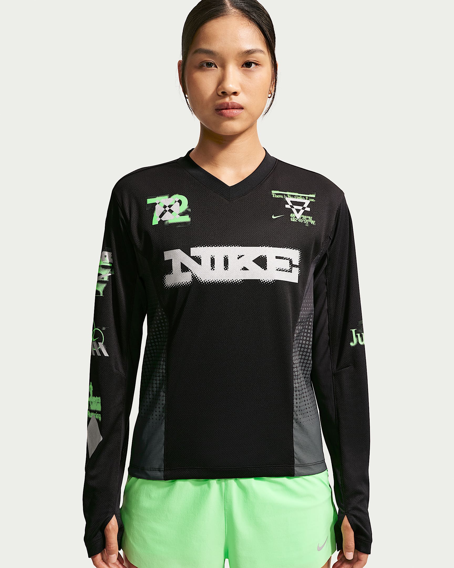 Nike Swift 女子速干长袖跑步上衣 - 黑/铁灰/梦幻绿