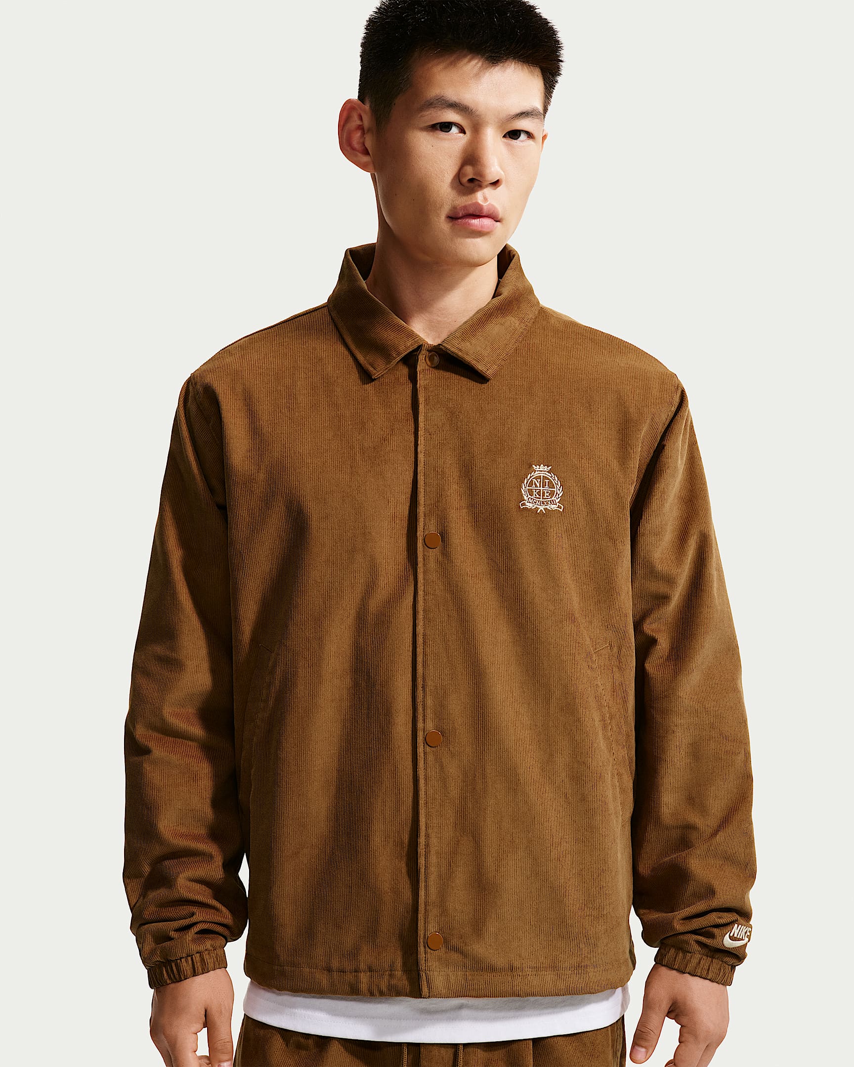 Nike Sportswear Club 男子灯芯绒教练夹克 - 麦芽棕/沙堆白