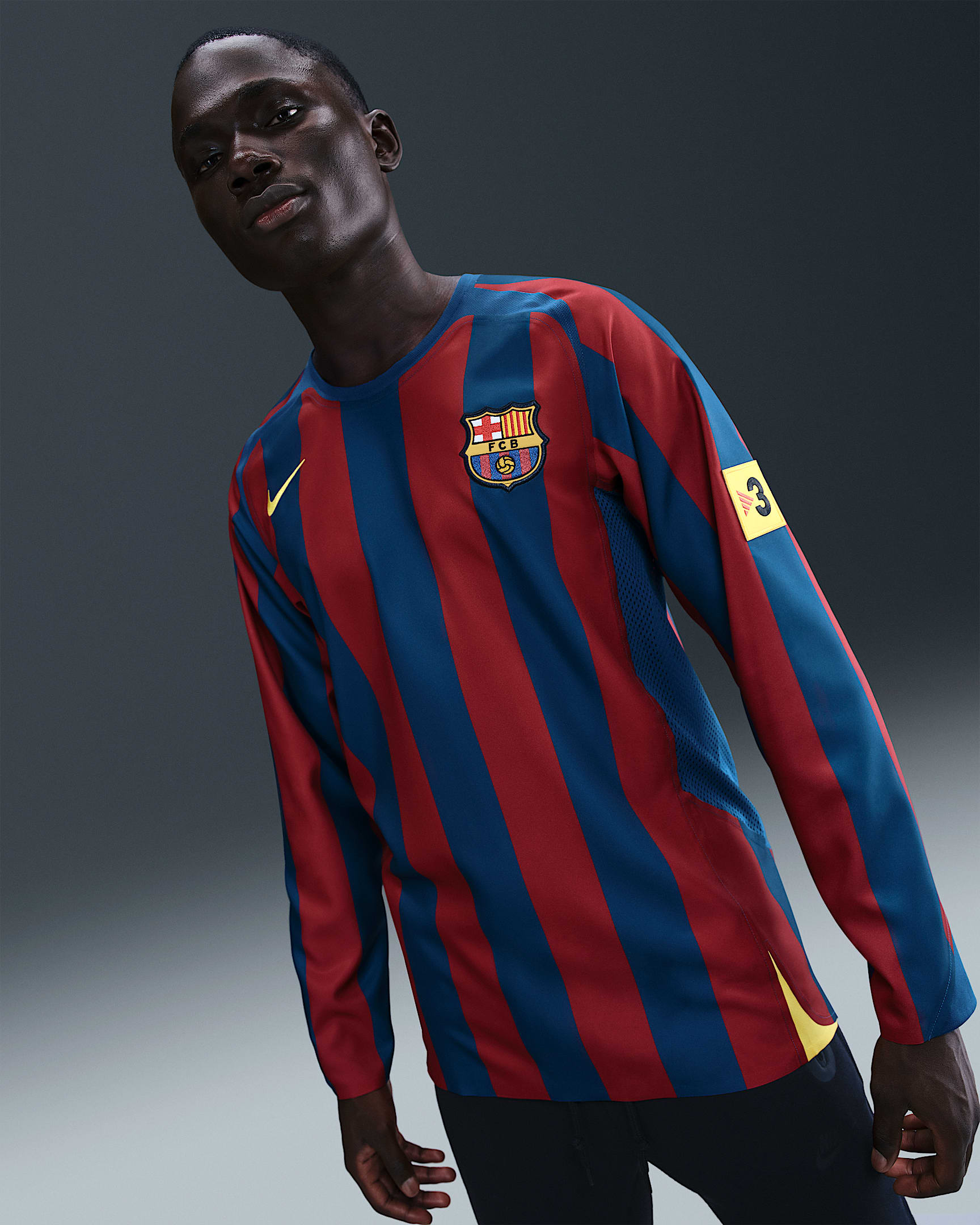 巴萨罗纳尔迪尼奥 2005/06 Reissue 球迷版 Nike 男子速干足球长袖球衣 - 健身蓝/沙漠褐红/旅行黄