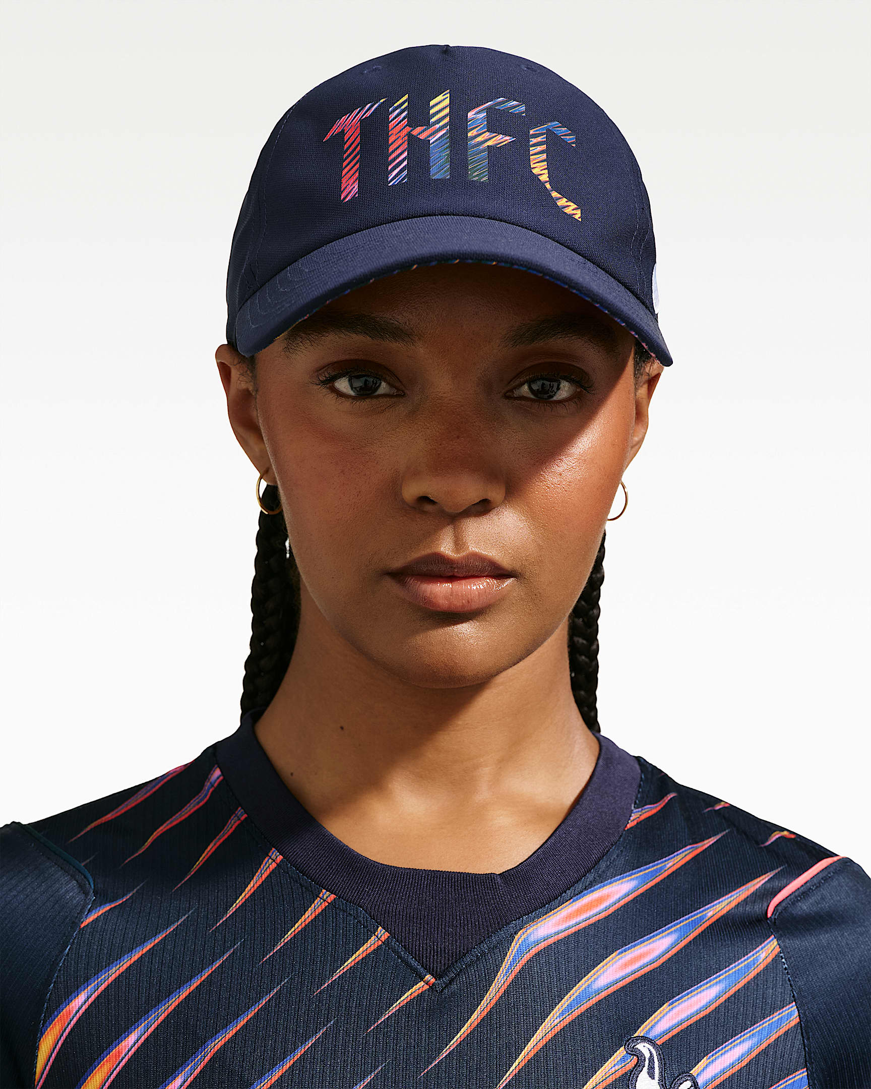 2025/26 赛季托特纳姆热刺 Nike Club 五片式速干运动帽 - 黑曜石色/白色
