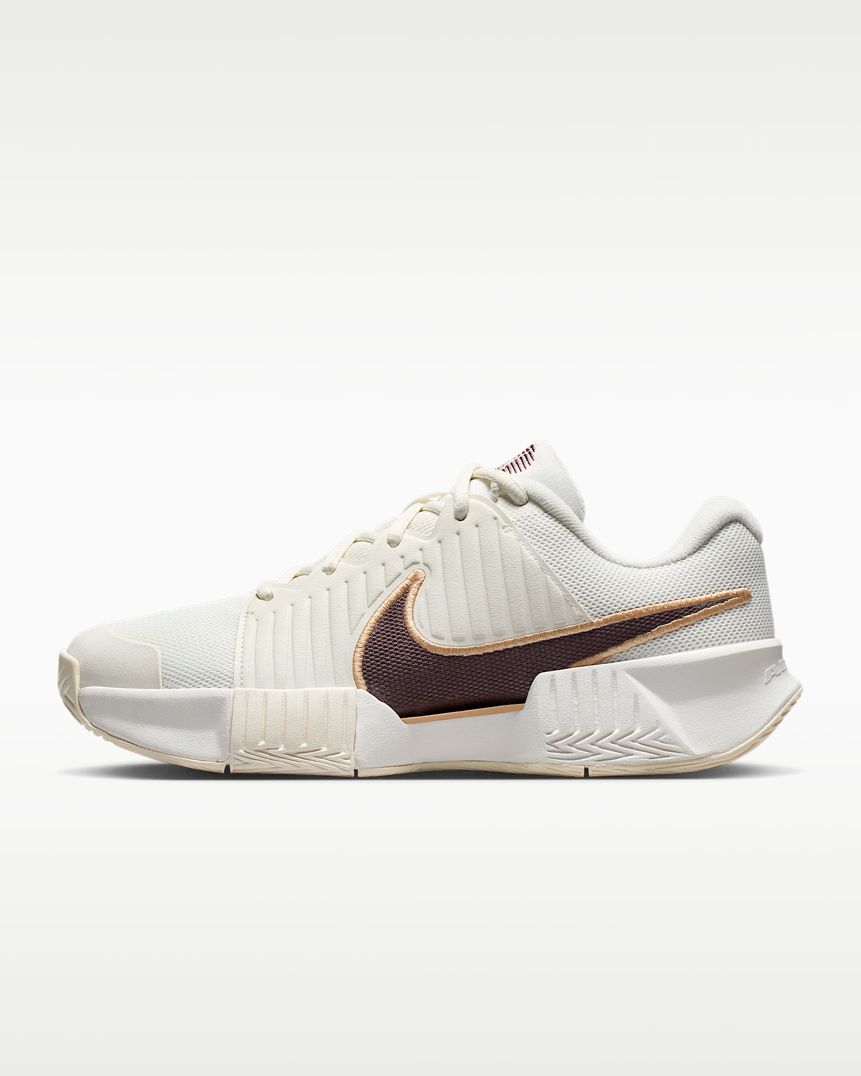 Nike GP Challenge Pro 女子硬地球场网球鞋 - 淡象牙白/棕褐色/图腾黑紫