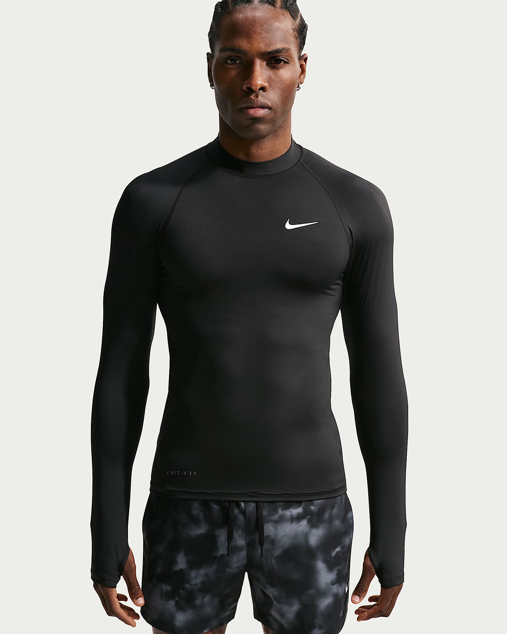 Nike Swim Whitewater Essential Dri-FIT 男子速干长袖冲浪上衣 - 黑/白色