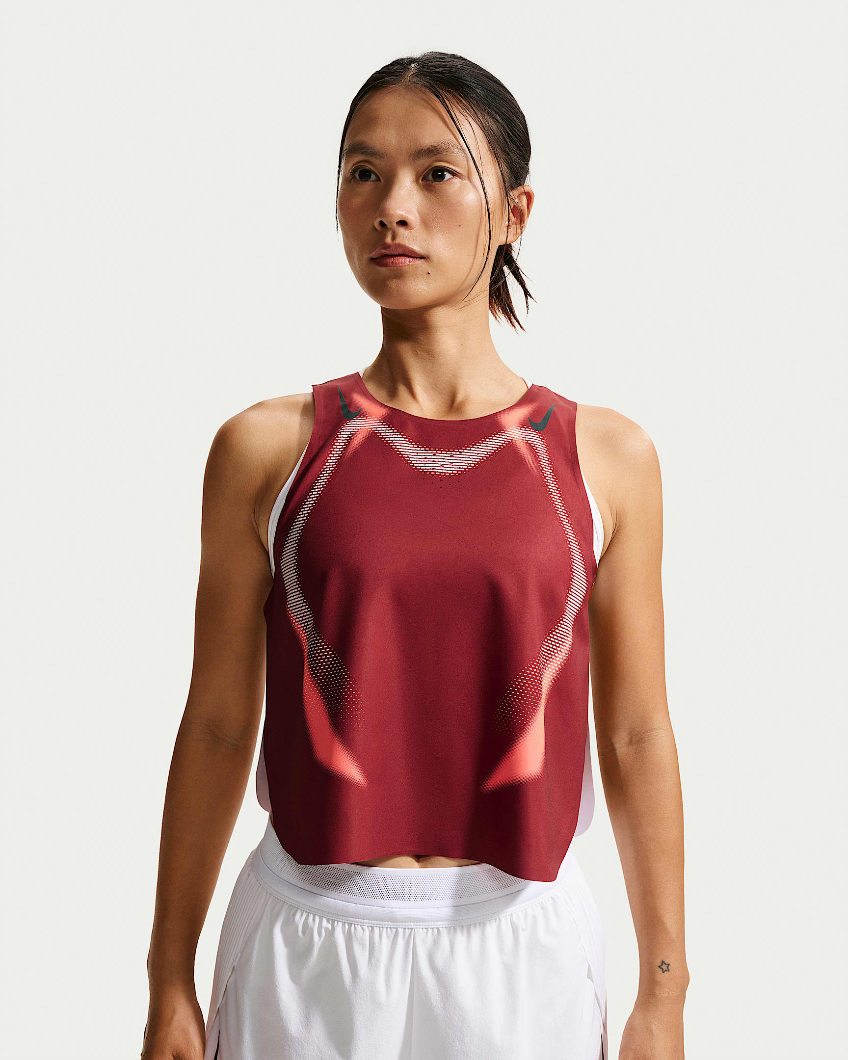 Nike AeroSwift Dri-FIT ADV 女子速干短款跑步背心 - 队红/黑/黑