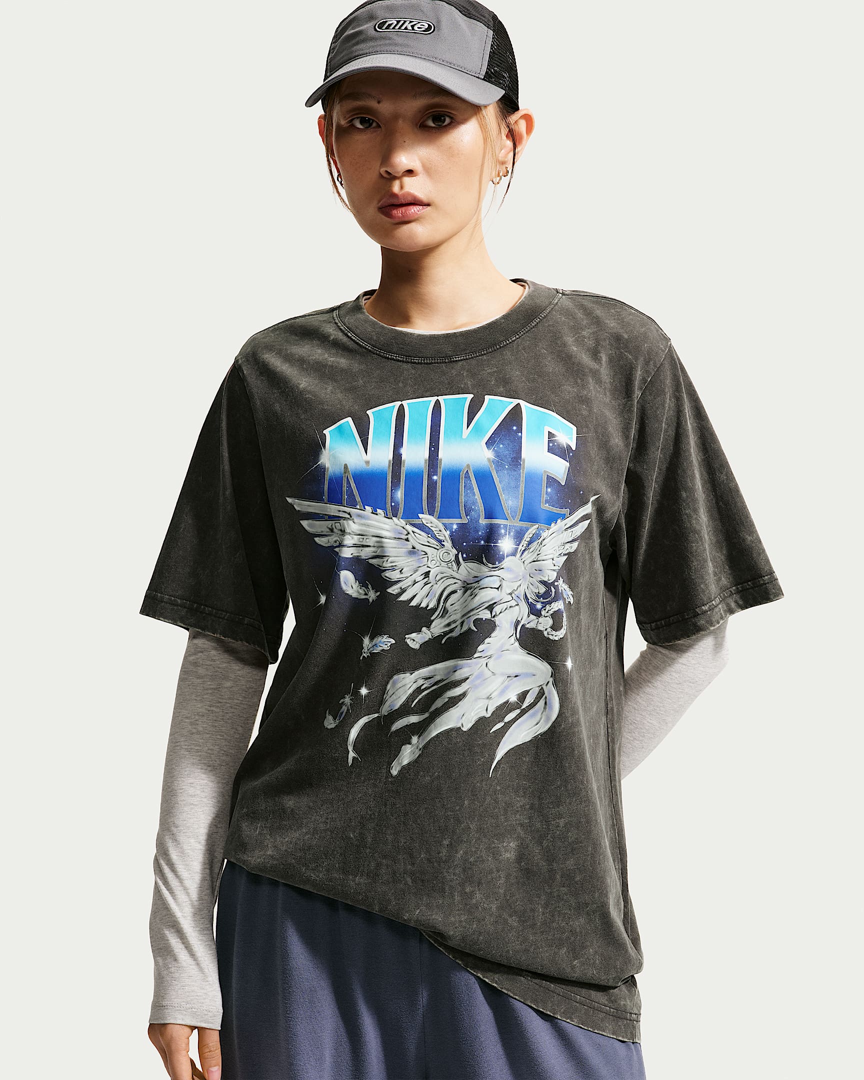 Nike Sportswear 女子短袖T恤 - 煤黑