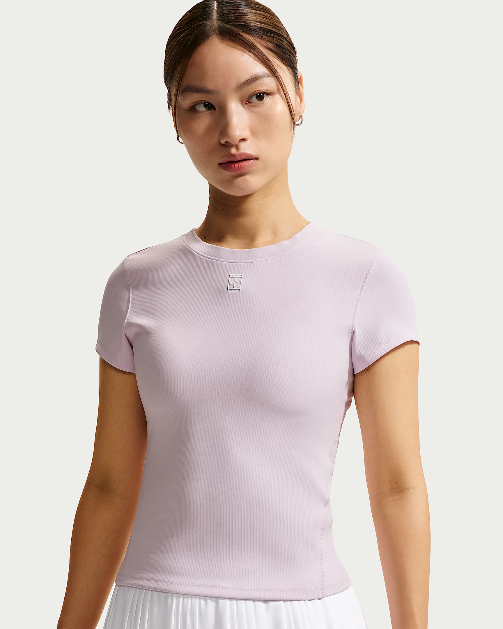 NikeCourt Advantage Dri-FIT 女子速干短袖网球上衣 - 浅紫丁香色/白色