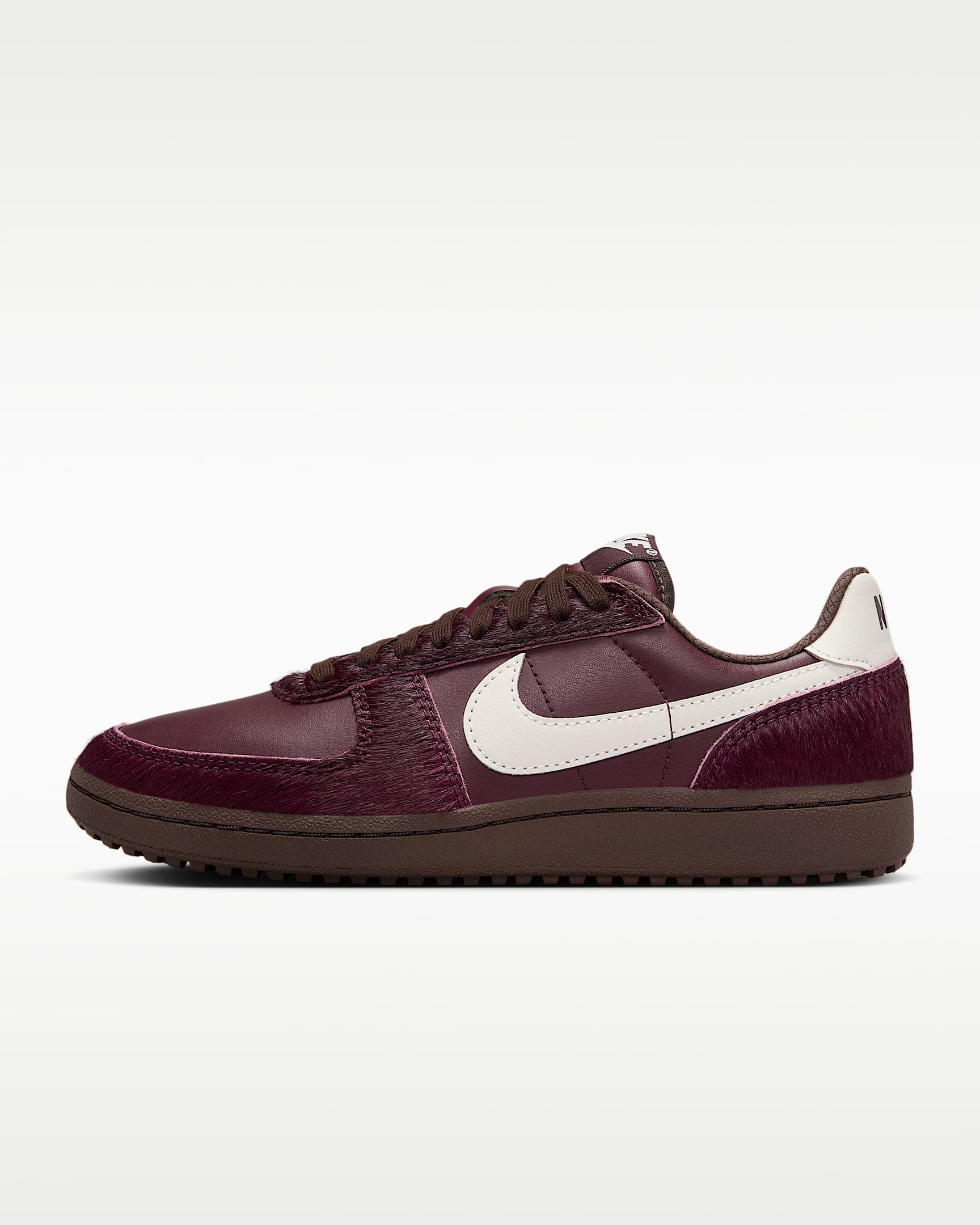 Nike Field General 女子薄底运动鞋 - 鲜亮勃艮第酒红/巴洛克棕/幻影灰白