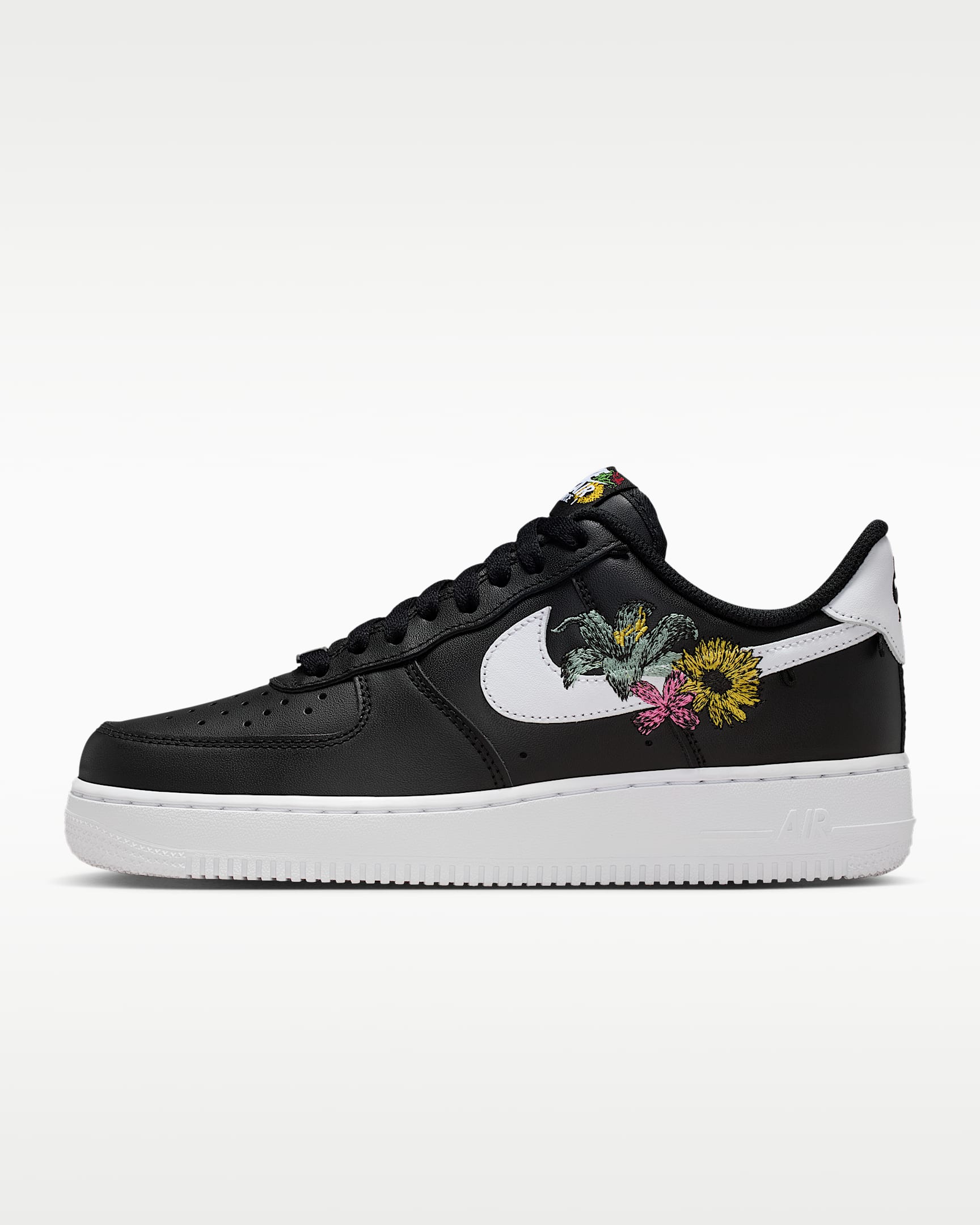 Nike Air Force 1 '07 Premium 女子空军一号运动鞋 - 黑/金属色/白色/白色